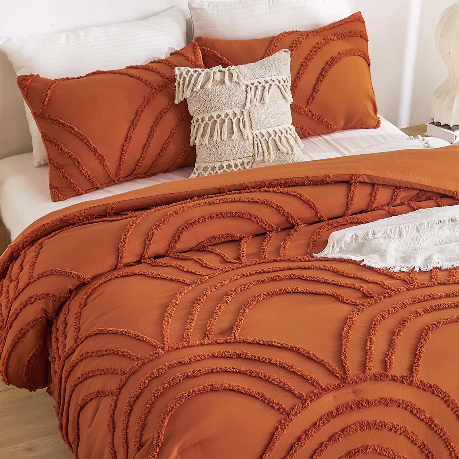 Rainbow Tufted Quilt Set – Textured Arch Pattern, Soft Microfiber Filling, Durable & Easy-Care Bedding