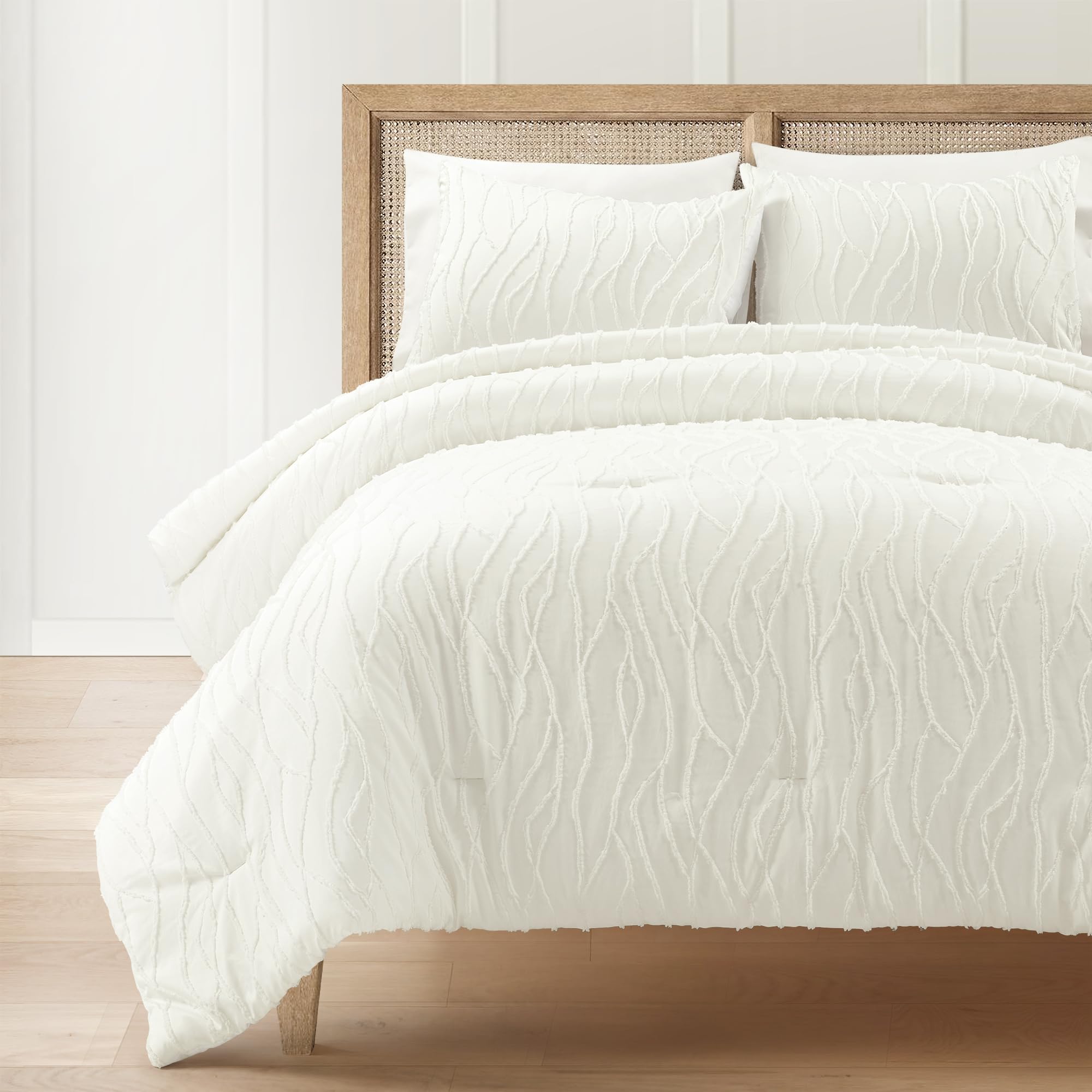 Wavy Tufted Jacquard Comforter Set – Soft, Cozy & Textured Bedding