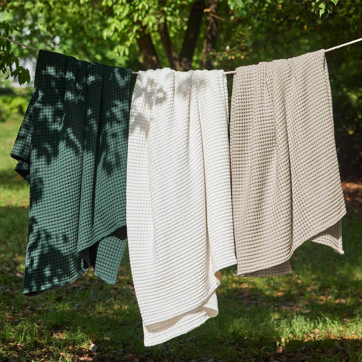 Pure Cotton Waffle Weave Blanket – Soft, Breathable & All-Season Decorative Throw