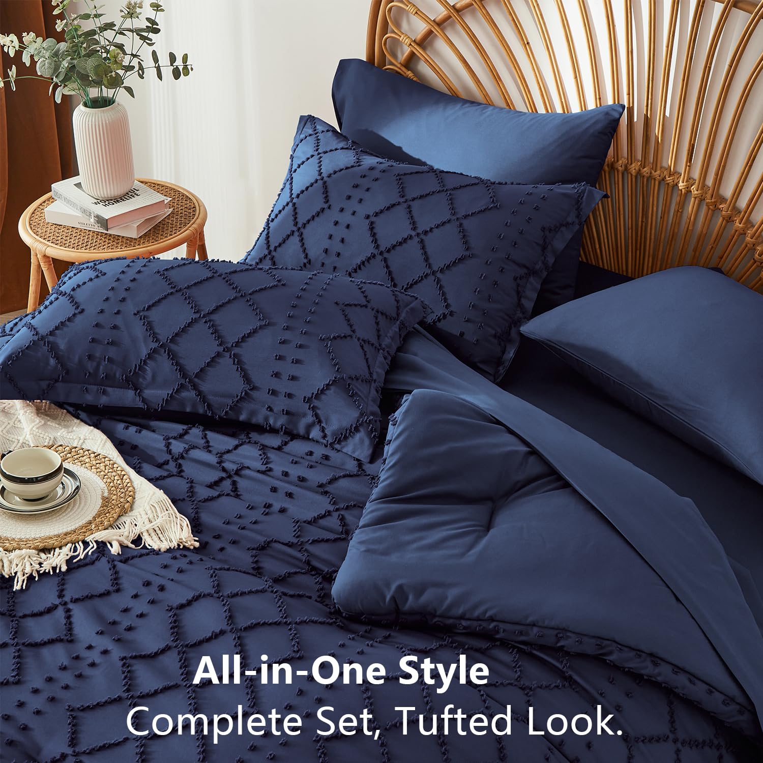 Geometric Cutwork Tufted Quilt Set – Soft Washed Microfiber Bedding for Comfortable Sleep