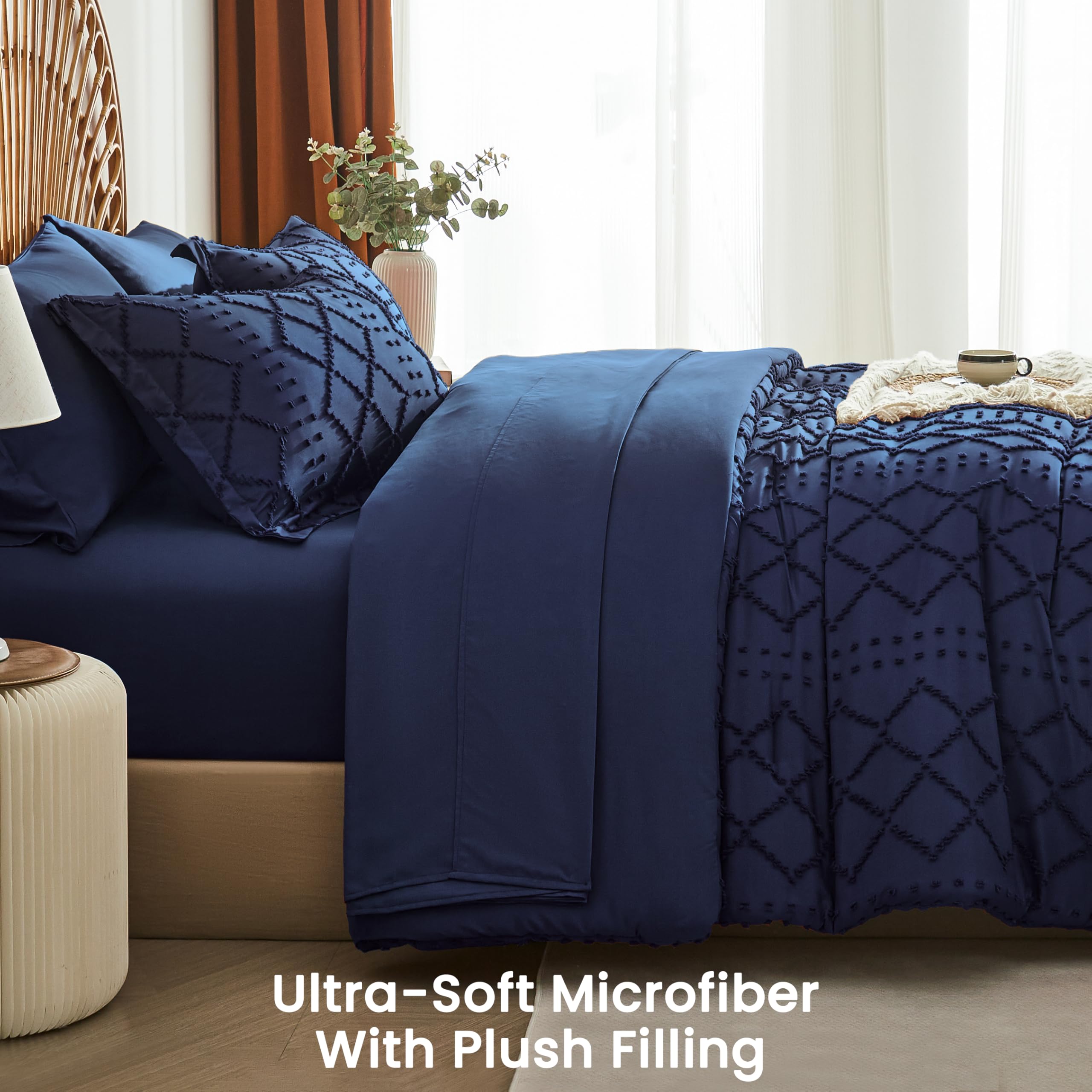 Geometric Cutwork Tufted Quilt Set – Soft Washed Microfiber Bedding for Comfortable Sleep