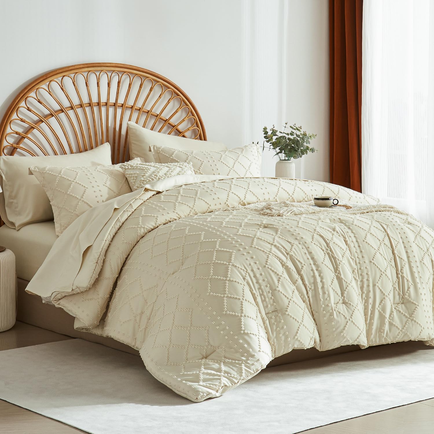 Geometric Cutwork Tufted Quilt Set – Soft Washed Microfiber Bedding for Comfortable Sleep