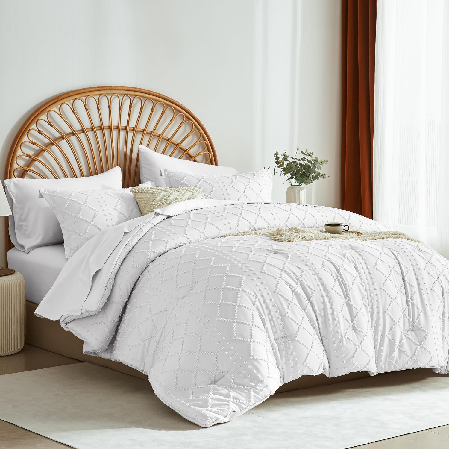Geometric Cutwork Tufted Quilt Set – Soft Washed Microfiber Bedding for Comfortable Sleep