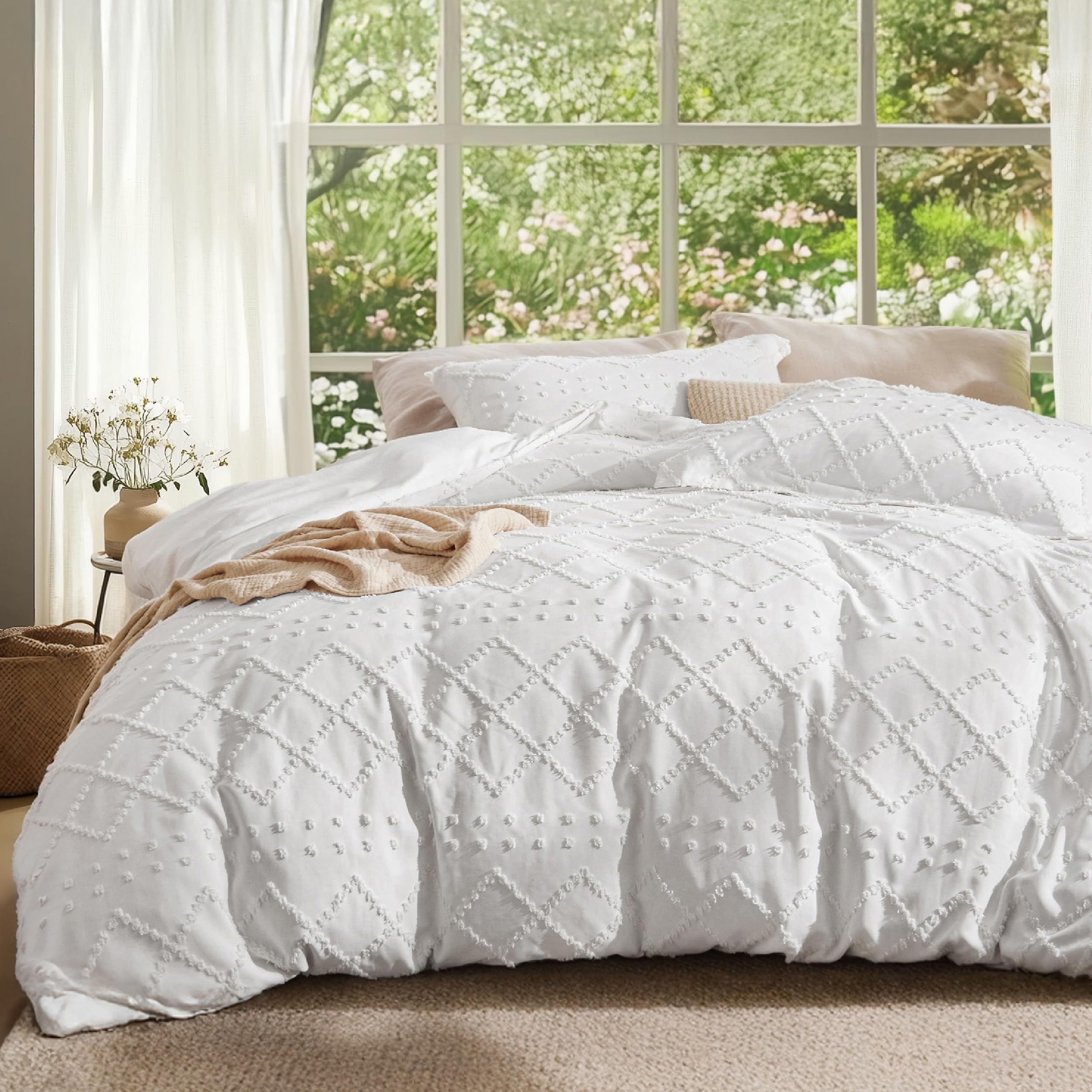 Classic Geometric Tufted Quilt Set – Soft Microfiber Bedding with Textured Design