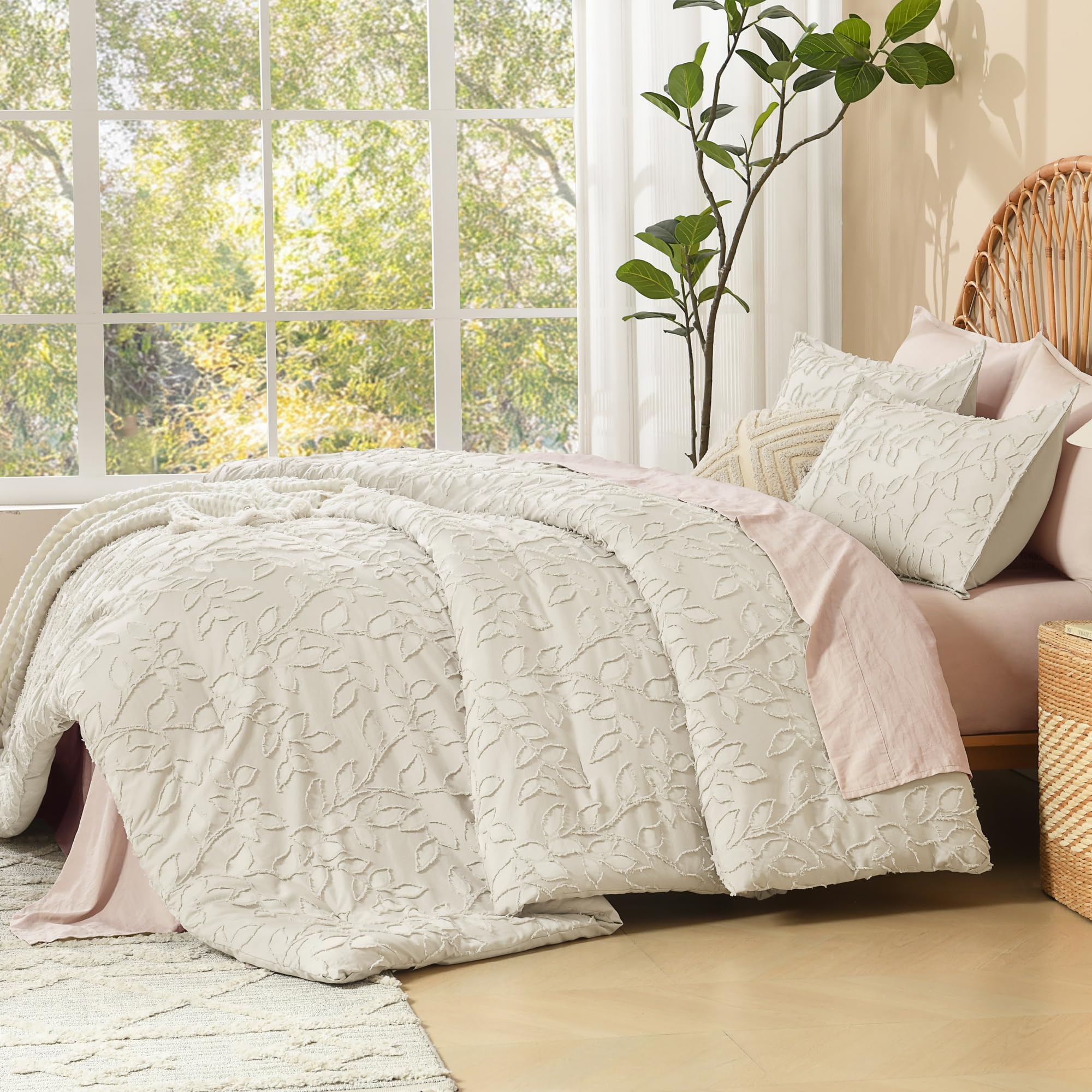 Leaf Tufted Quilt Set – Soft Microfiber Filling, All-Season Breathable Comfort, Durable & Easy-Care Bedding