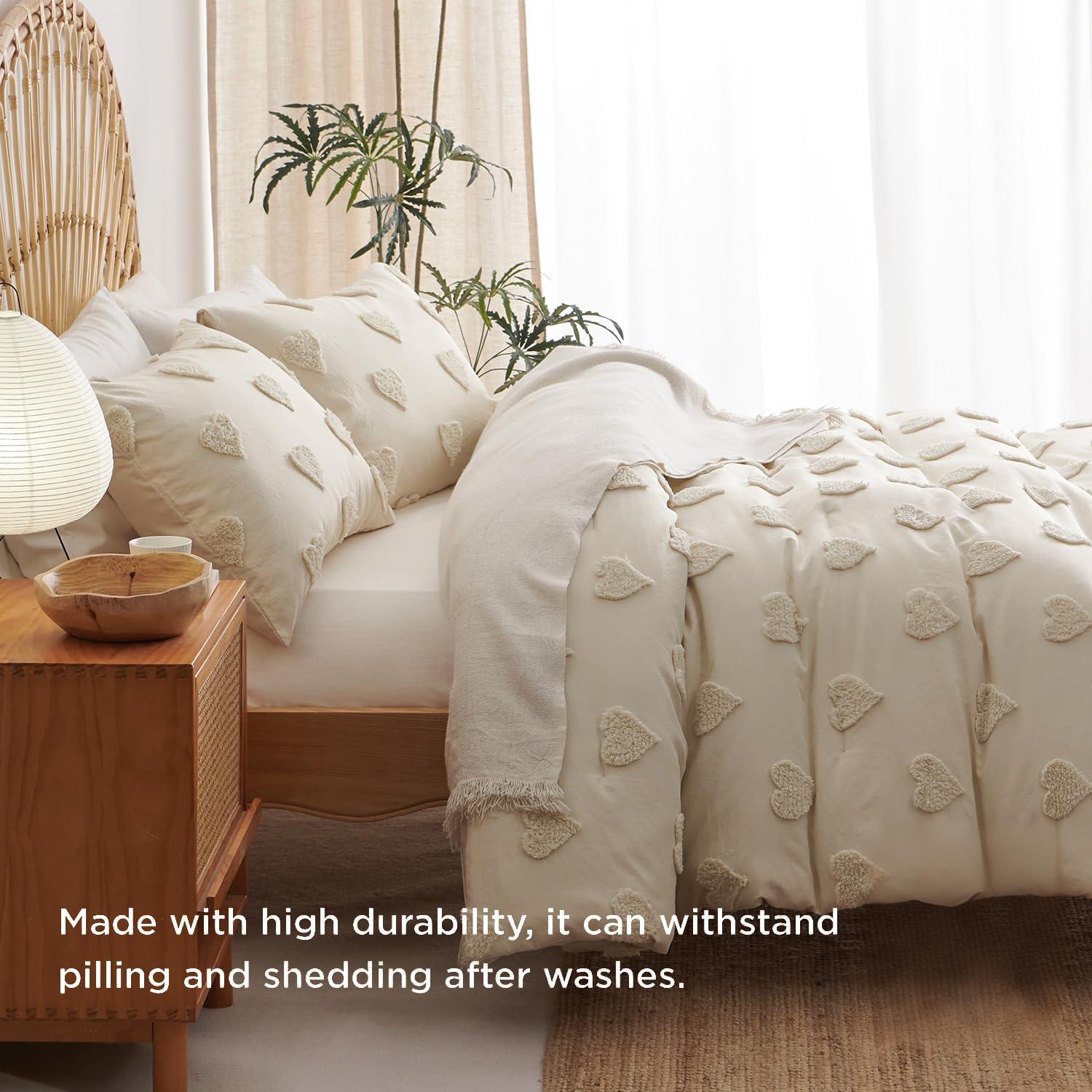 Heart Tufted Quilt Set – Boho-Inspired Design, Soft Microfiber Comfort, Durable Stitching & Easy-Care Bedding