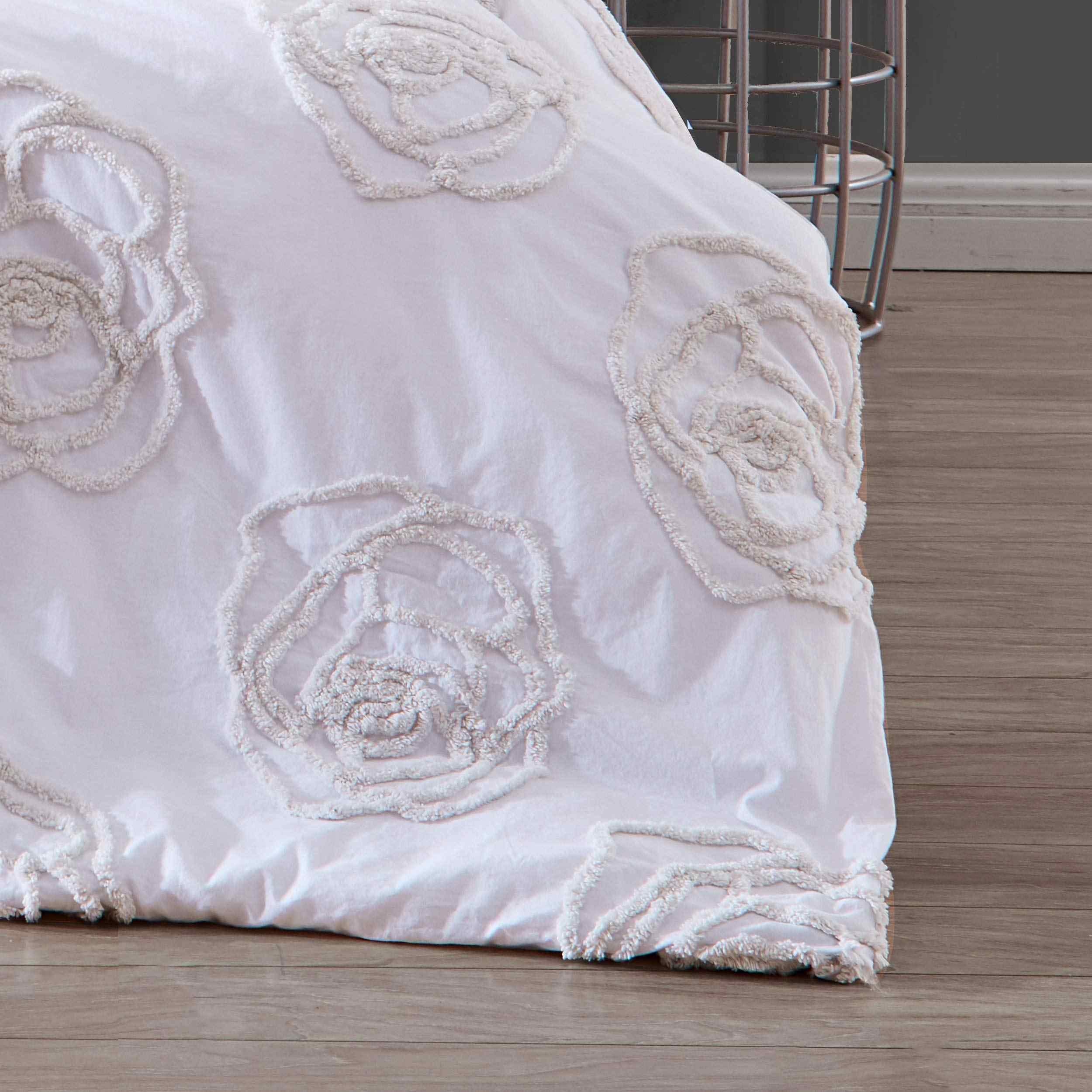 Rose Tufted Quilt Set – Soft Cotton Fabric, Elegant Textured Design & Easy-Care Bedding