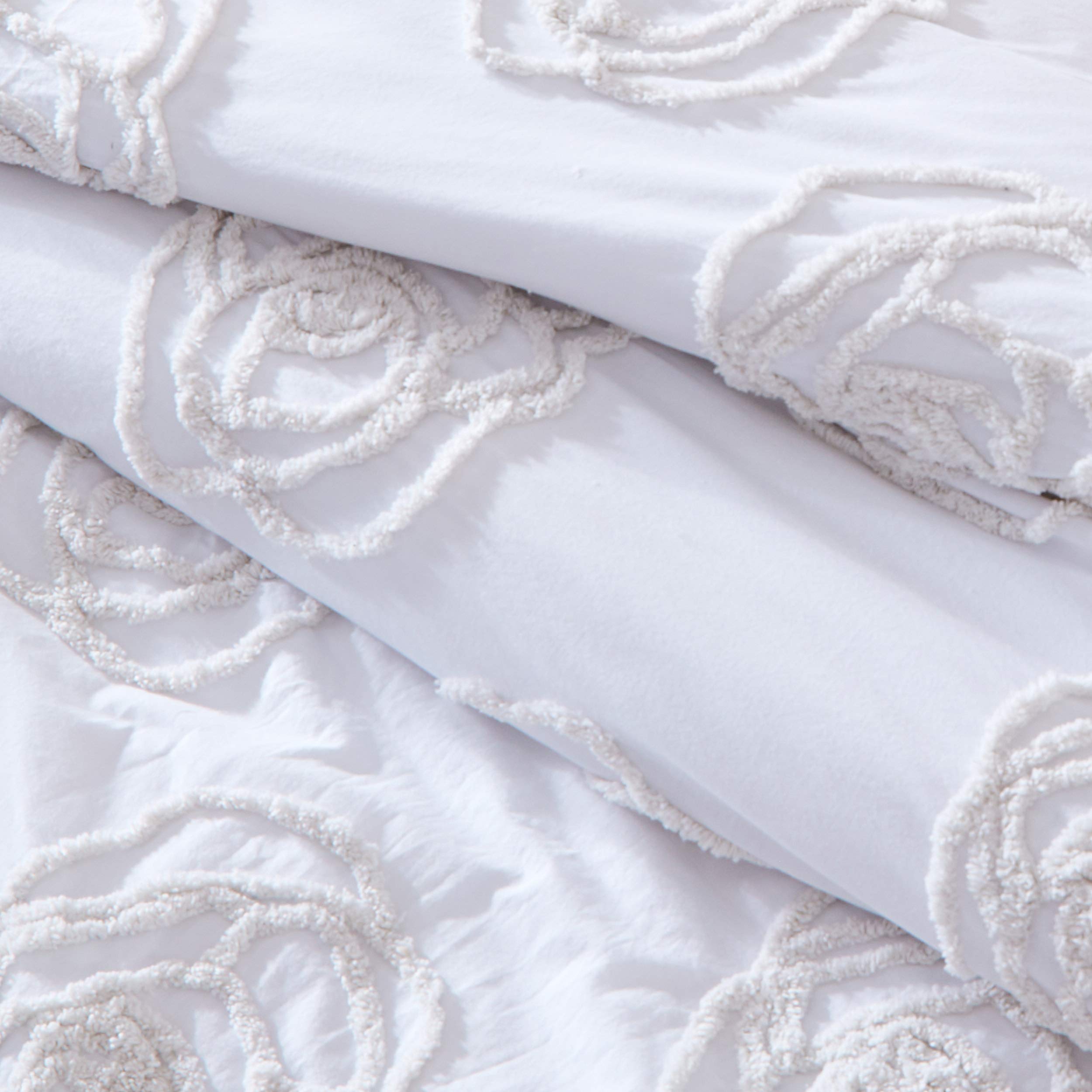 Rose Tufted Quilt Set – Soft Cotton Fabric, Elegant Textured Design & Easy-Care Bedding
