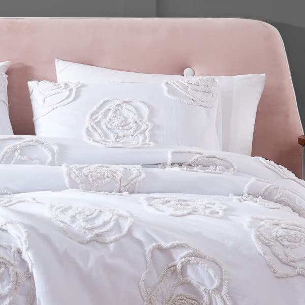 Rose Tufted Quilt Set – Soft Cotton Fabric, Elegant Textured Design & Easy-Care Bedding