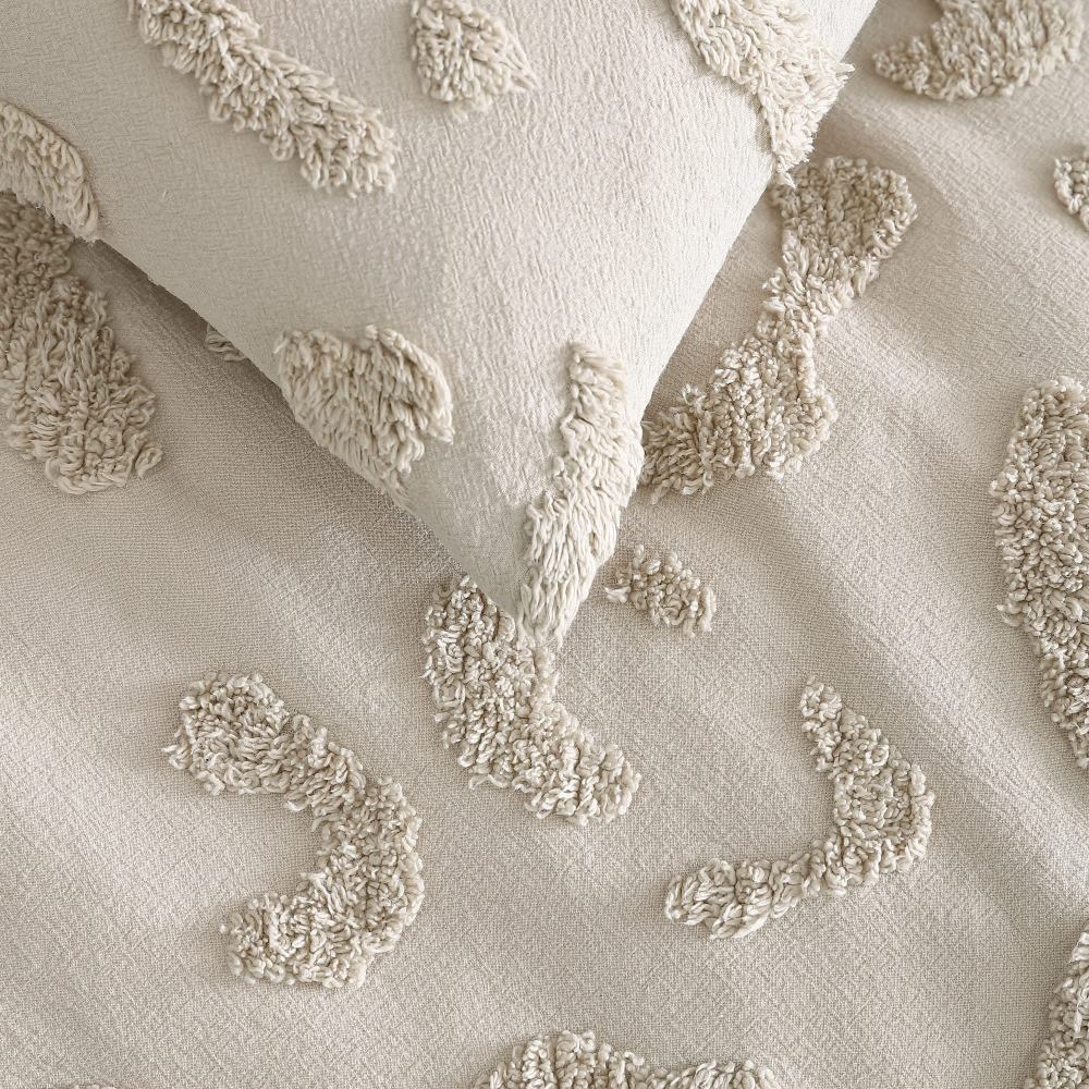 Leopard Tufted Quilt Set – Ultra-Soft Microfiber, Trendy Textured Design & Easy-Care Bedding