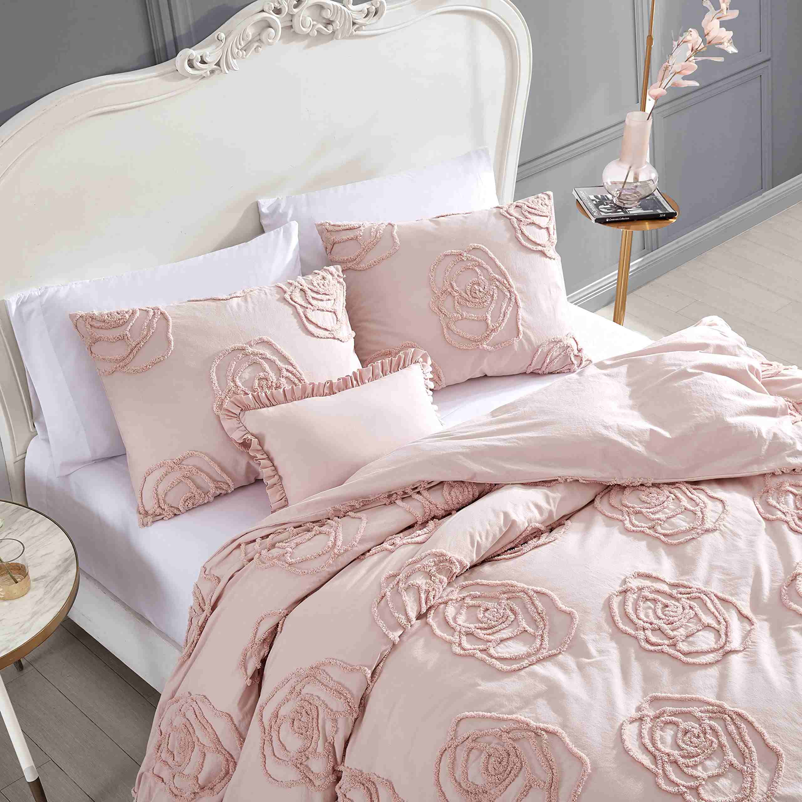 Rose Tufted Quilt Set – Soft Cotton Fabric, Elegant Textured Design & Easy-Care Bedding