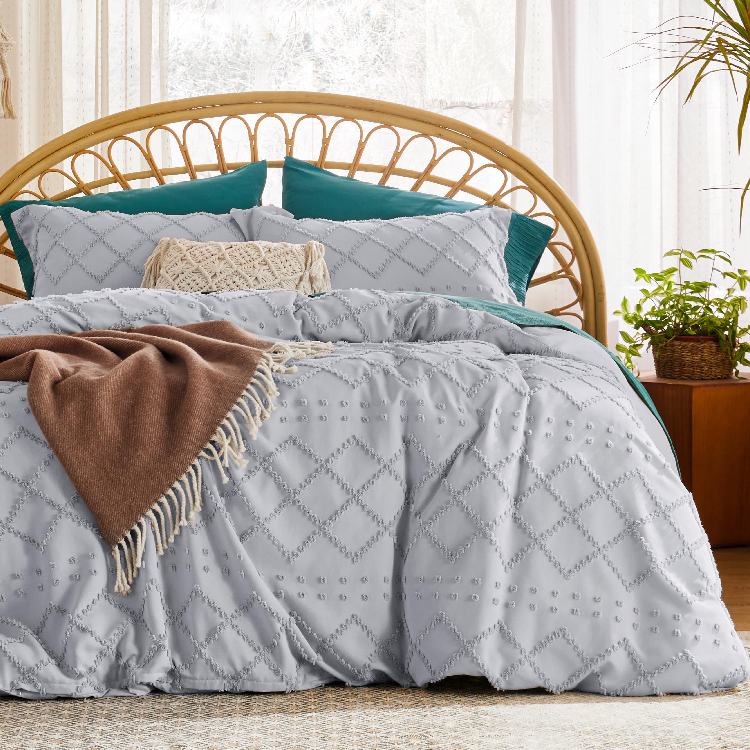 Classic Geometric Tufted Quilt Set – Soft Microfiber Bedding with Textured Design