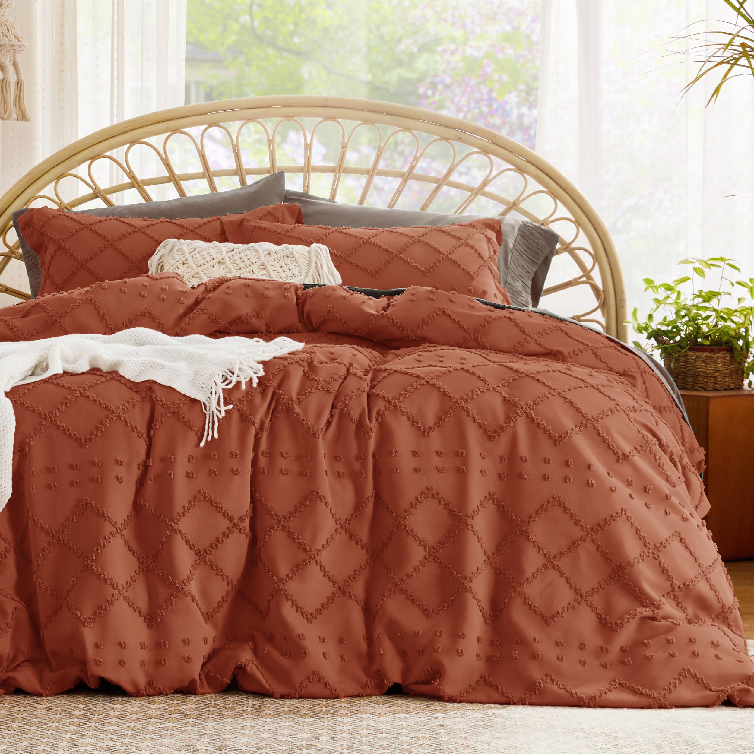 Classic Geometric Tufted Quilt Set – Soft Microfiber Bedding with Textured Design