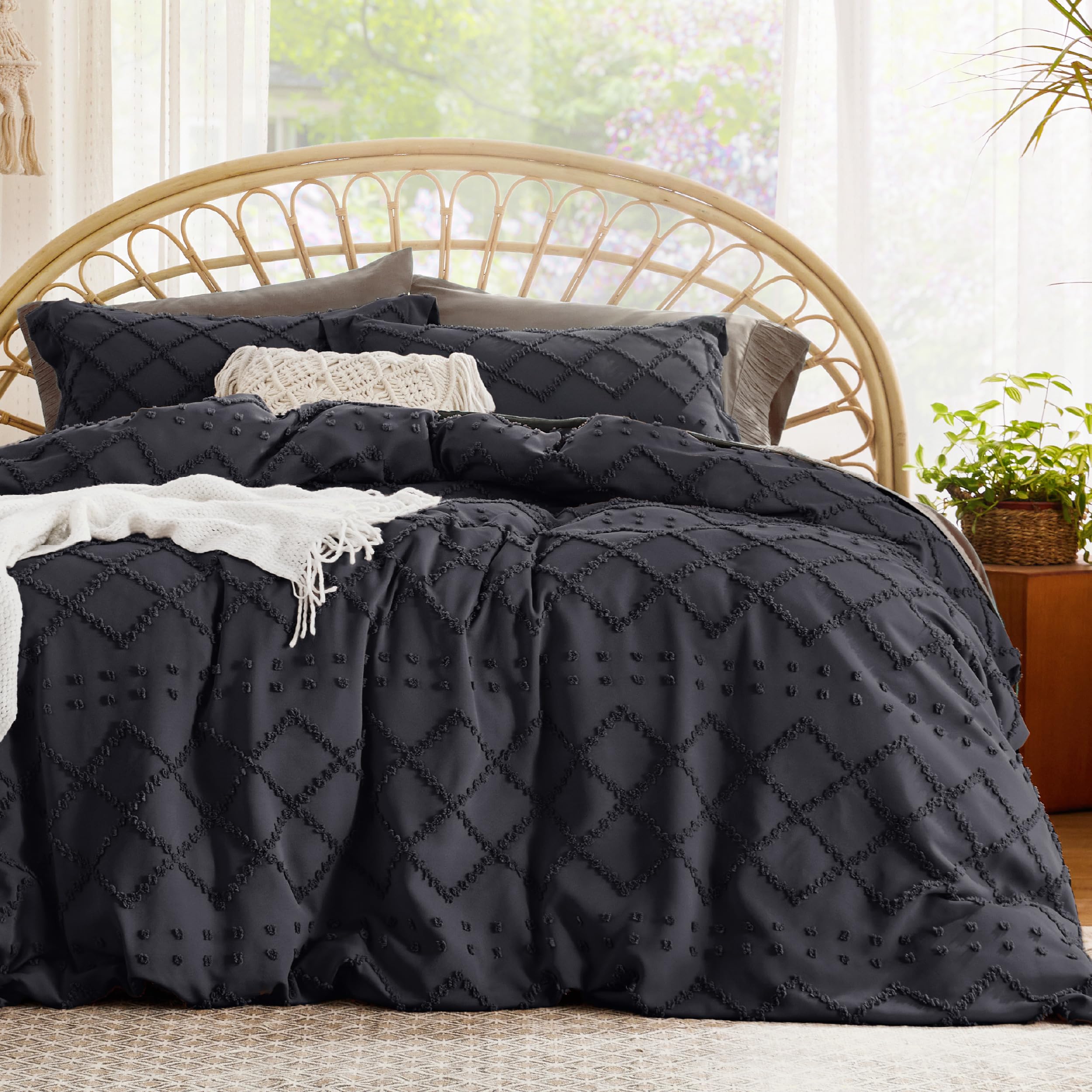Classic Geometric Tufted Quilt Set – Soft Microfiber Bedding with Textured Design