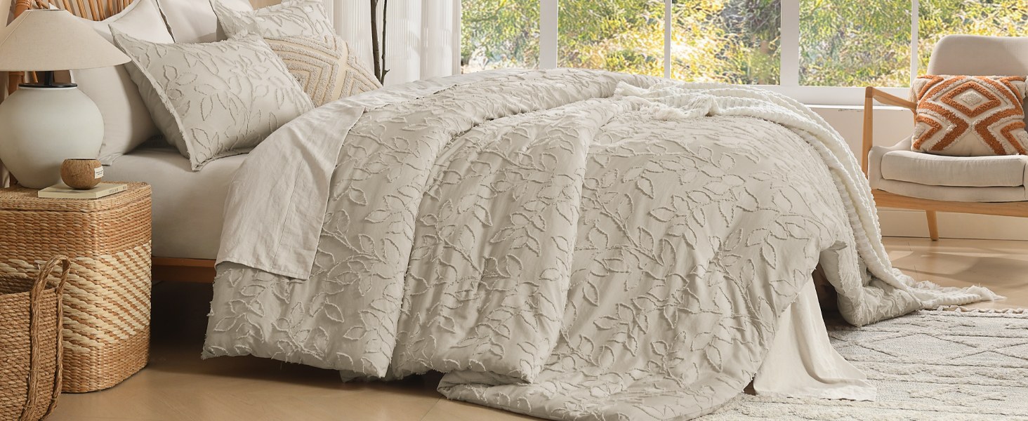 Leaf Tufted Quilt Set – Soft Microfiber Filling, All-Season Breathable Comfort, Durable & Easy-Care Bedding