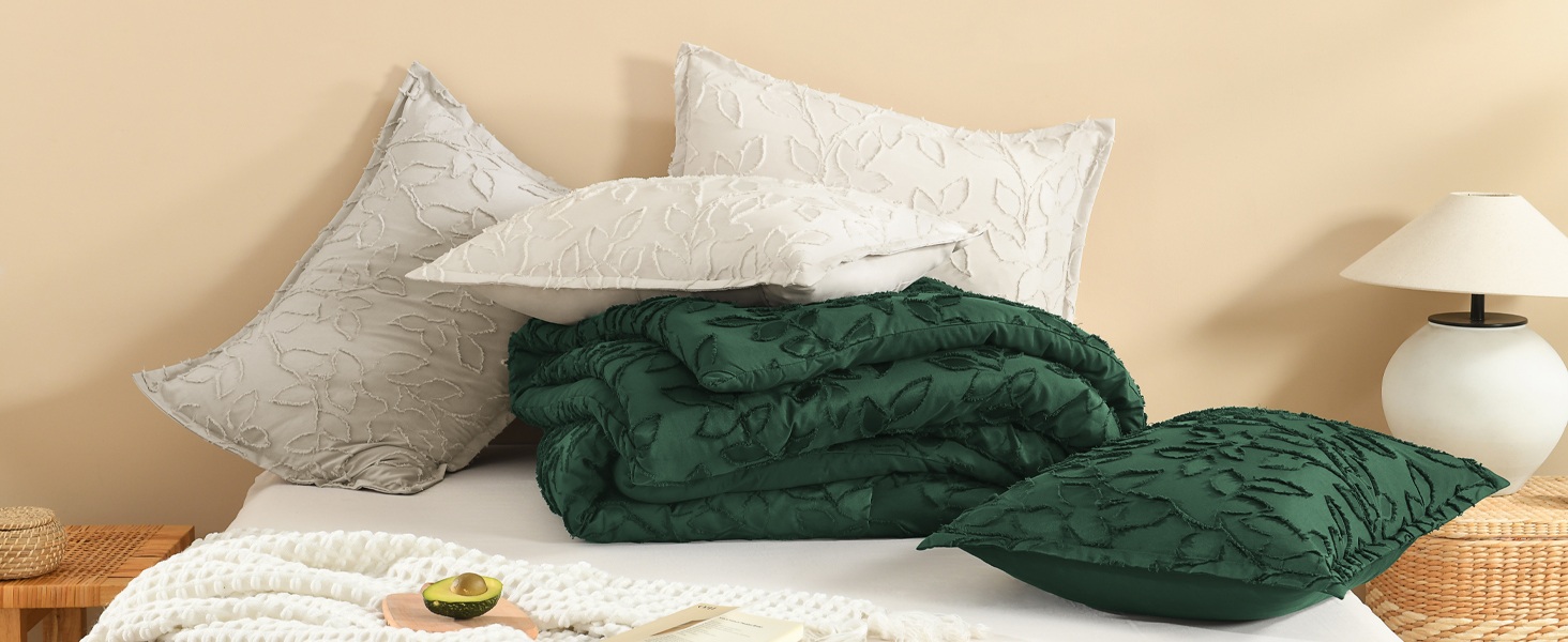 Leaf Tufted Quilt Set – Soft Microfiber Filling, All-Season Breathable Comfort, Durable & Easy-Care Bedding