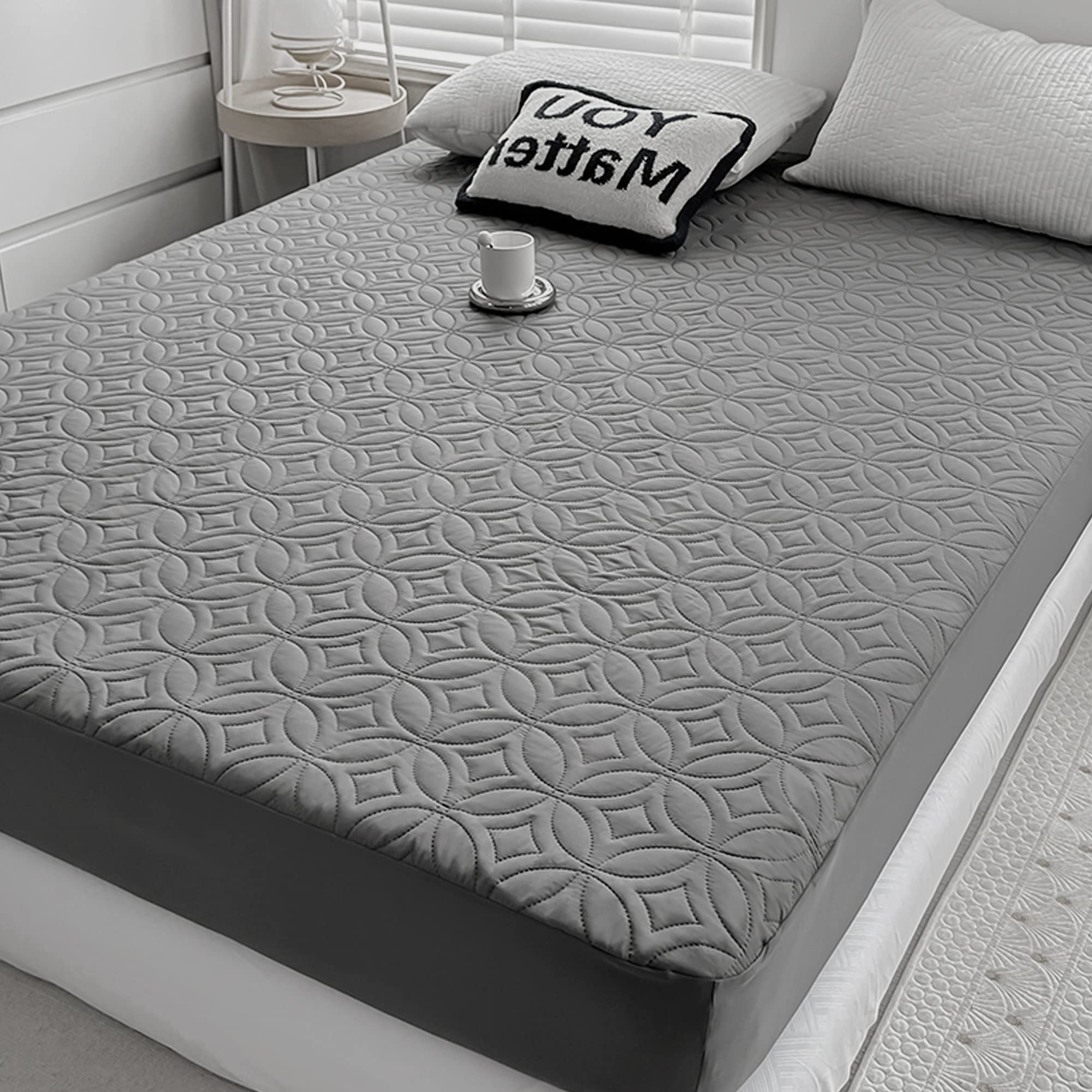 Microfiber Waterproof Mattress Protector with Coin-Pattern Design