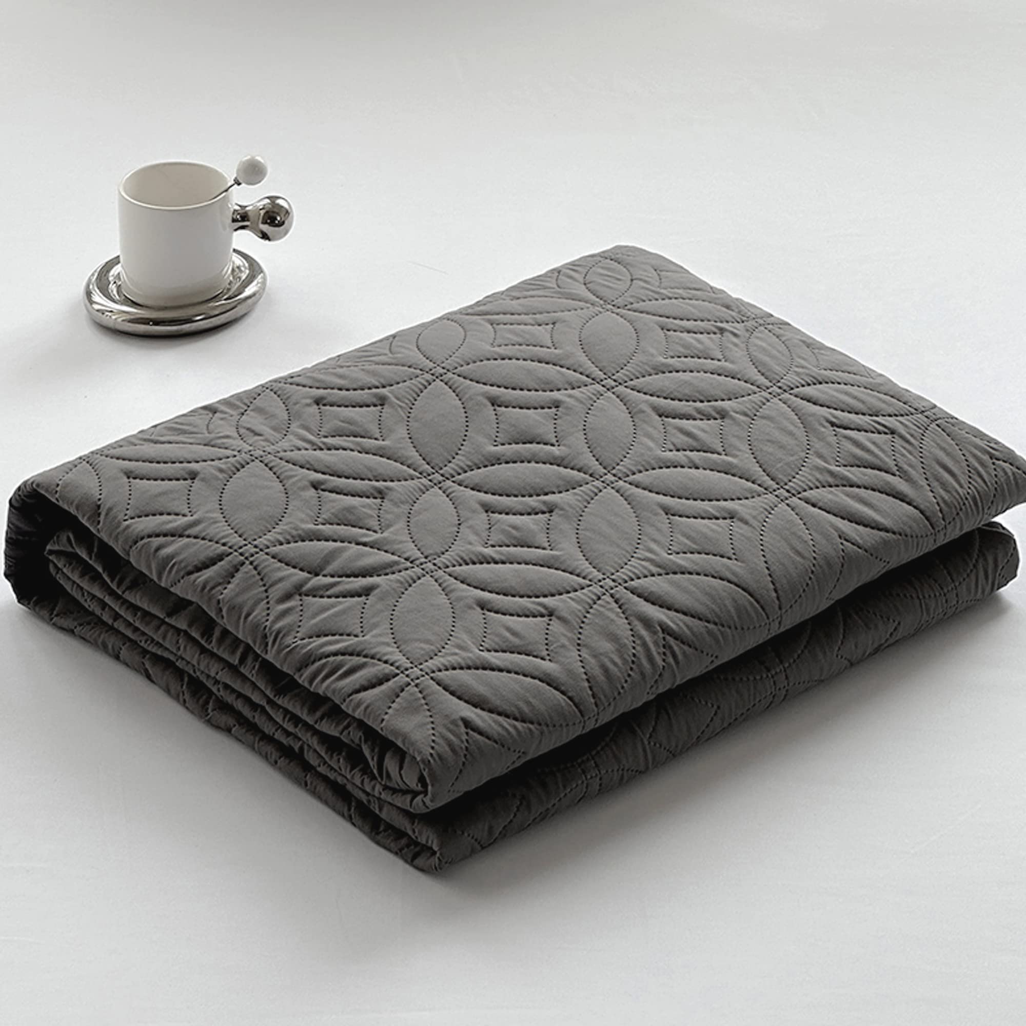 Microfiber Waterproof Mattress Protector with Coin-Pattern Design