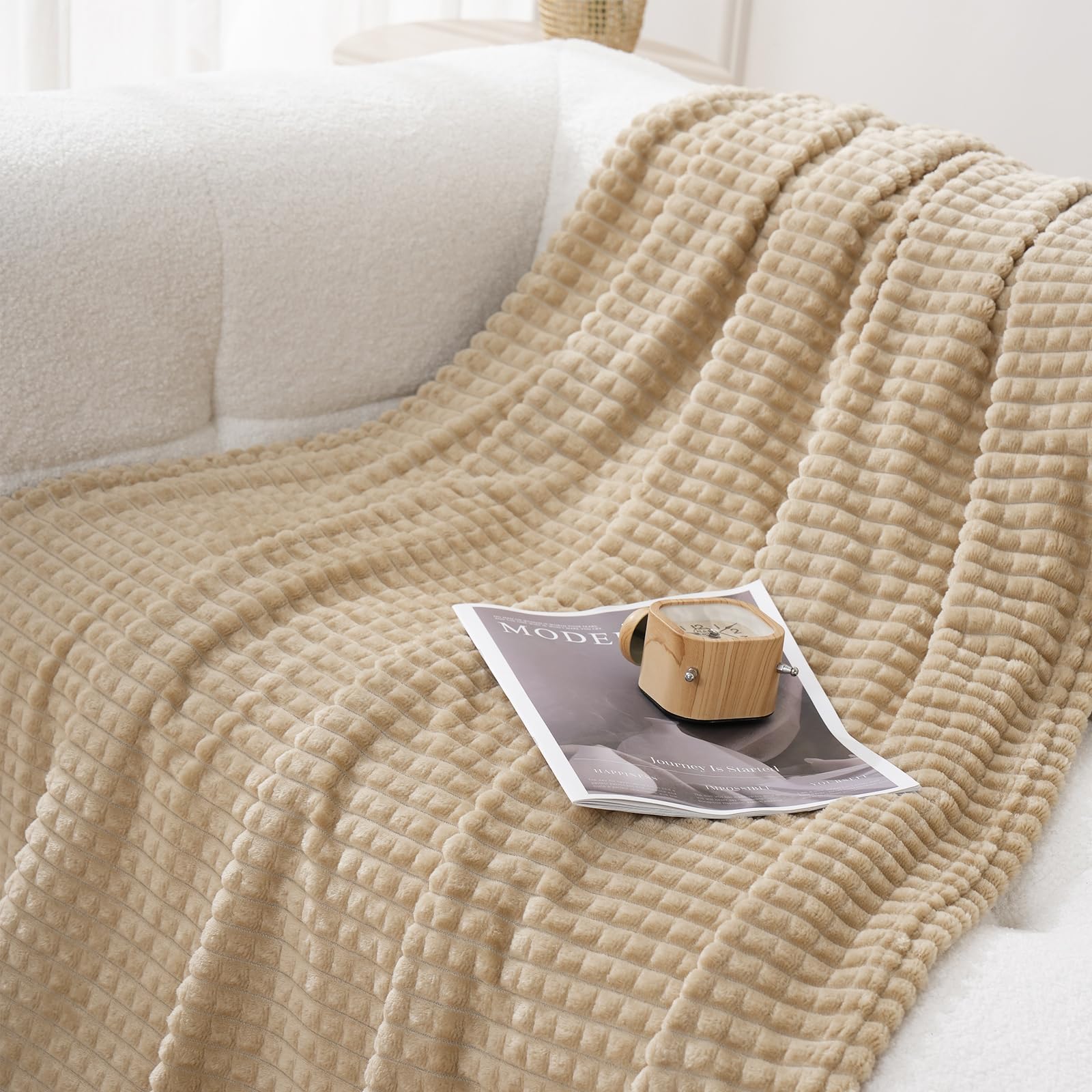 3D Square Jacquard Flannel Fleece Throw Blanket