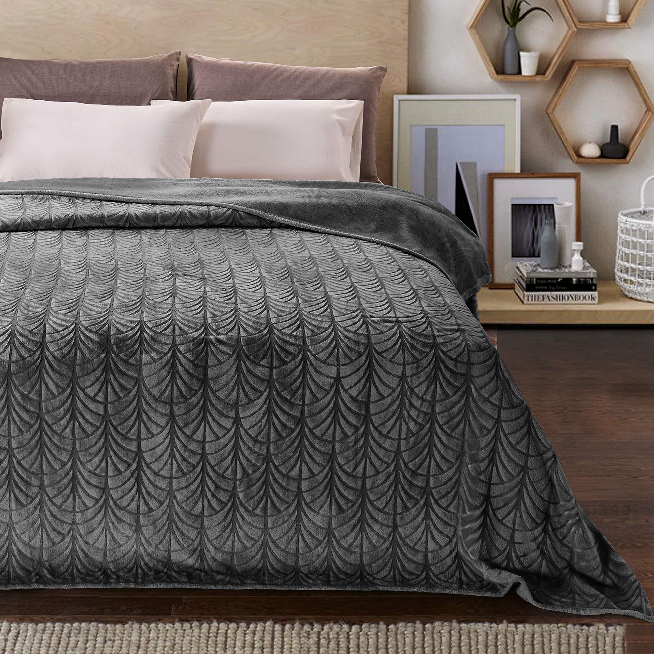 Soft and Fluffy Jacquard Flannel Fleece Blanket