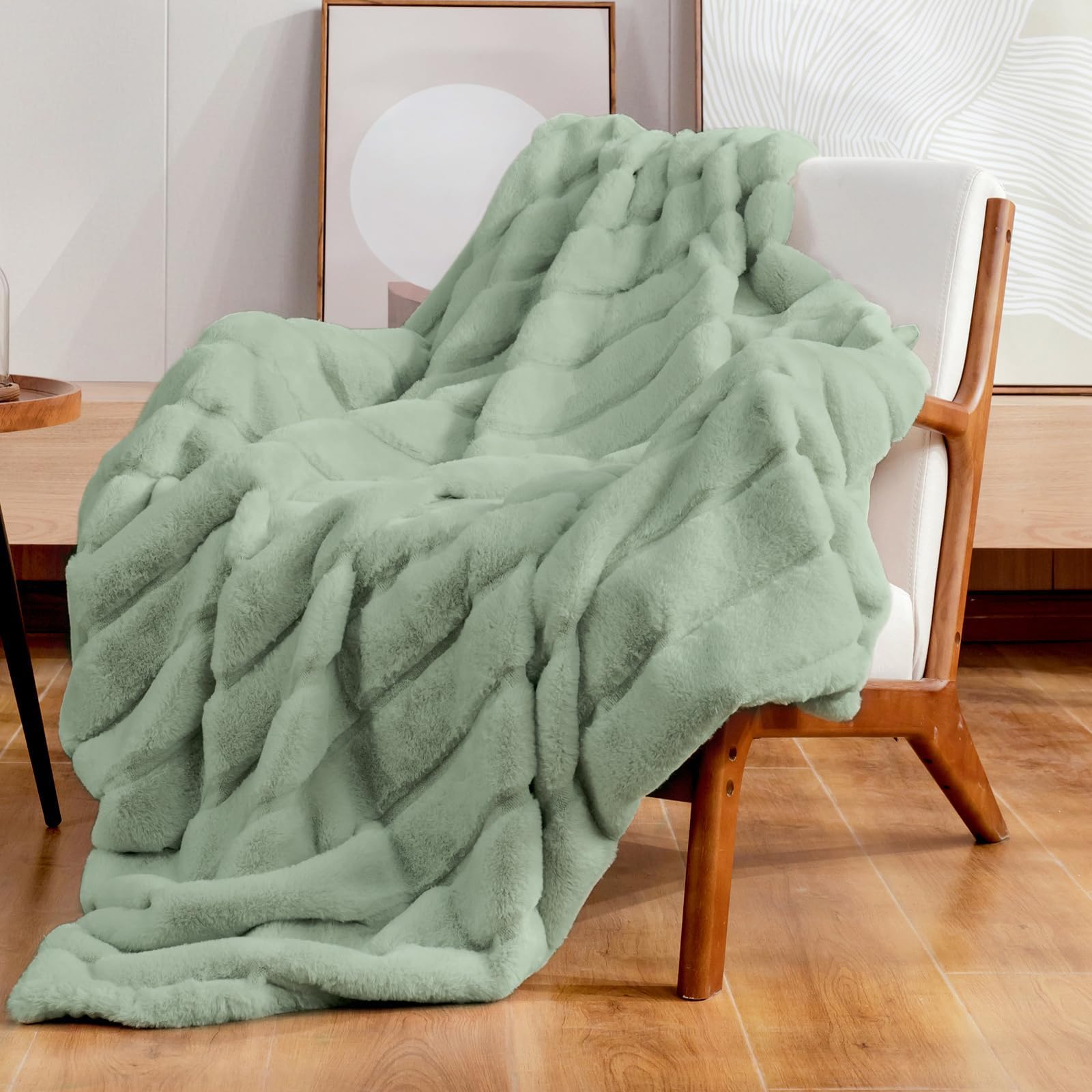 Ultra-Soft Faux Fur Throw Blanket