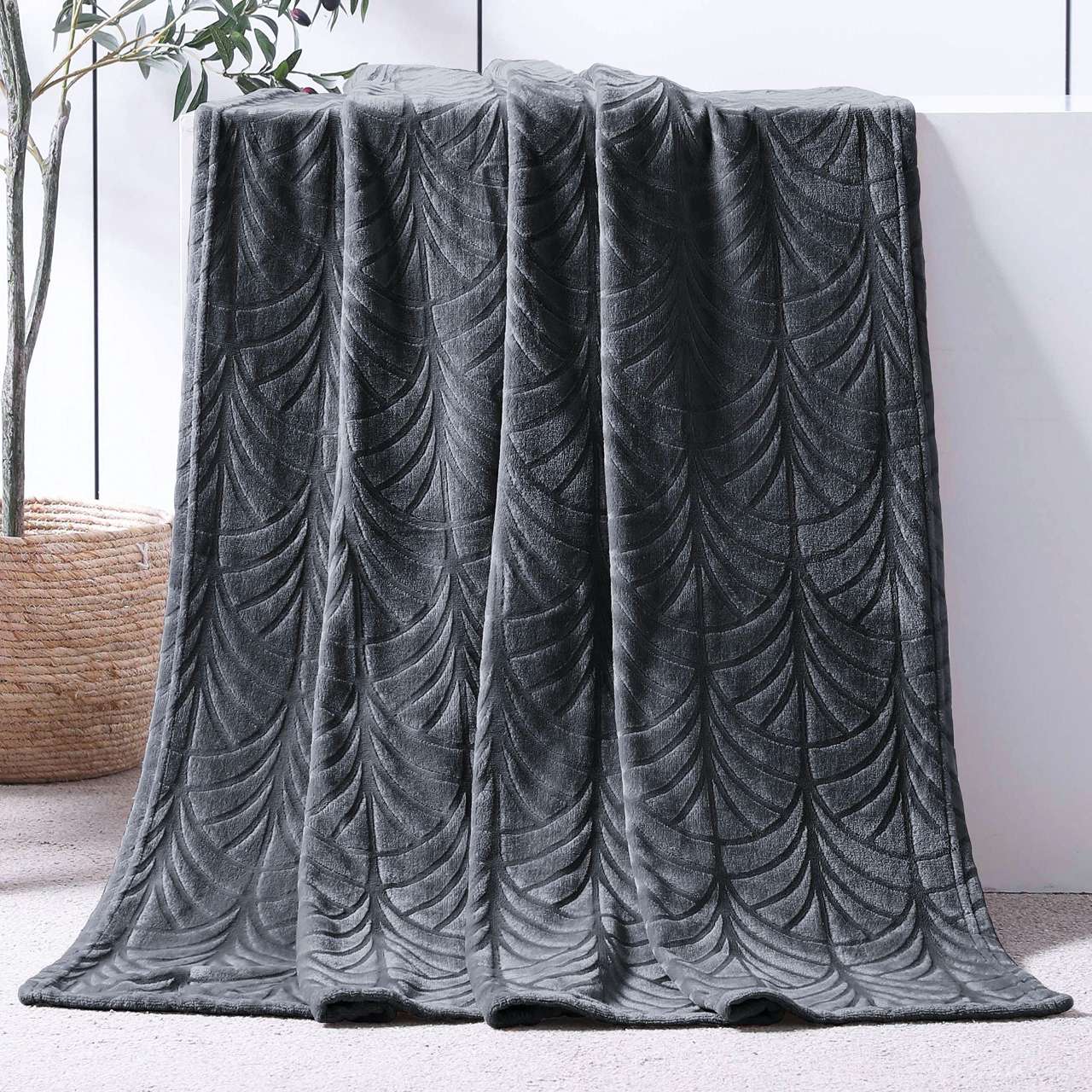 Soft and Fluffy Jacquard Flannel Fleece Blanket