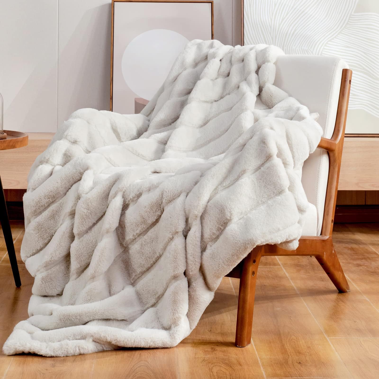 Ultra-Soft Faux Fur Throw Blanket