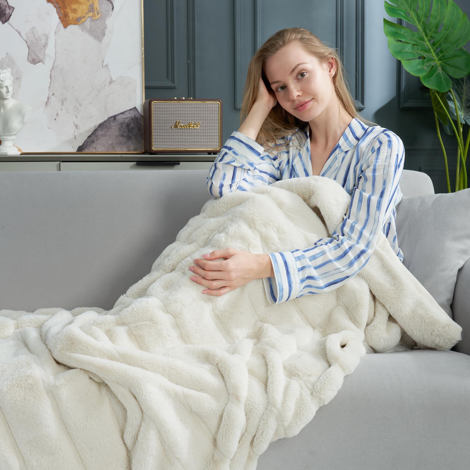 Ultra-Soft Faux Fur Throw Blanket