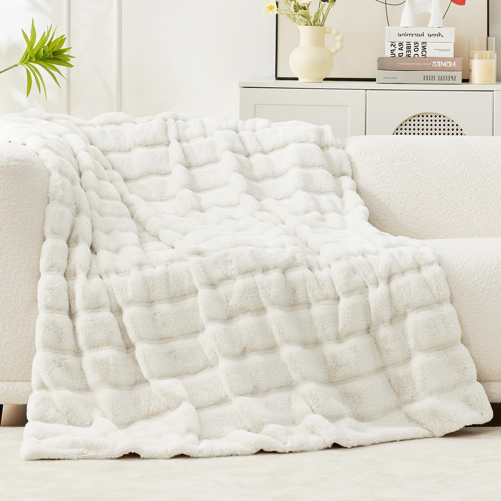 Ultra-Soft Faux Fur Throw Blanket