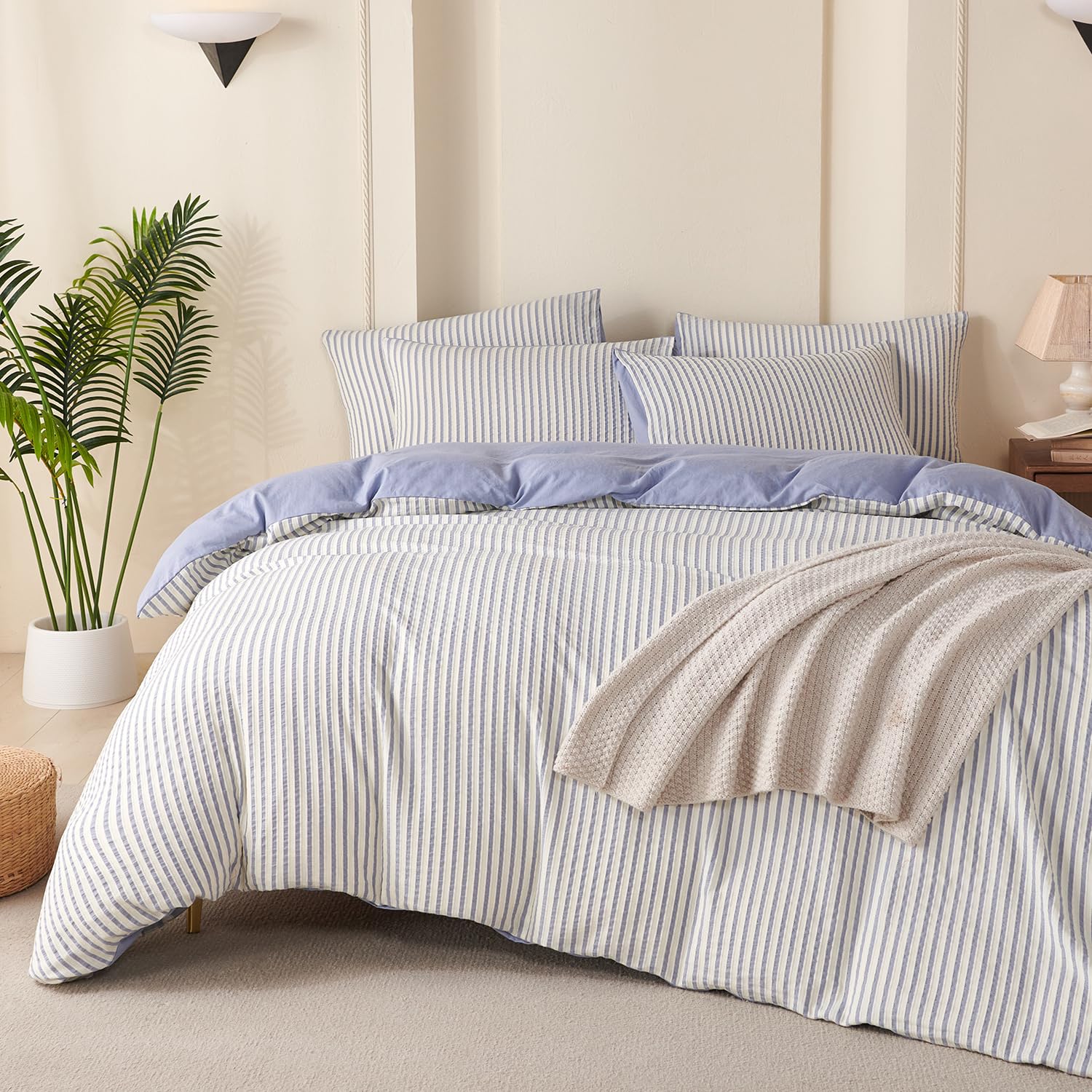 Washed Jacquard Striped Quilt Set – Soft, Lightweight, and Elegant for All Seasons