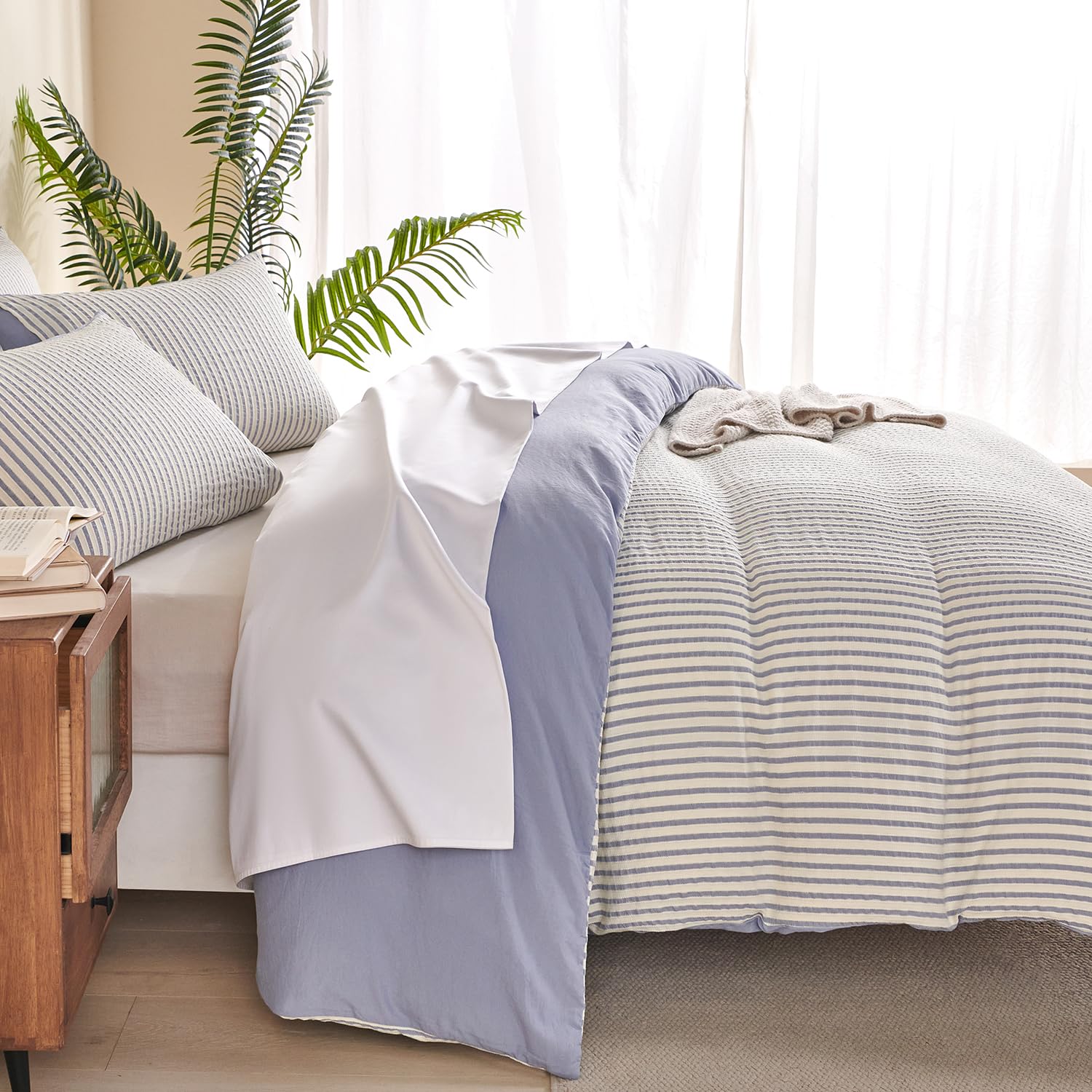 Washed Jacquard Striped Quilt Set – Soft, Lightweight, and Elegant for All Seasons