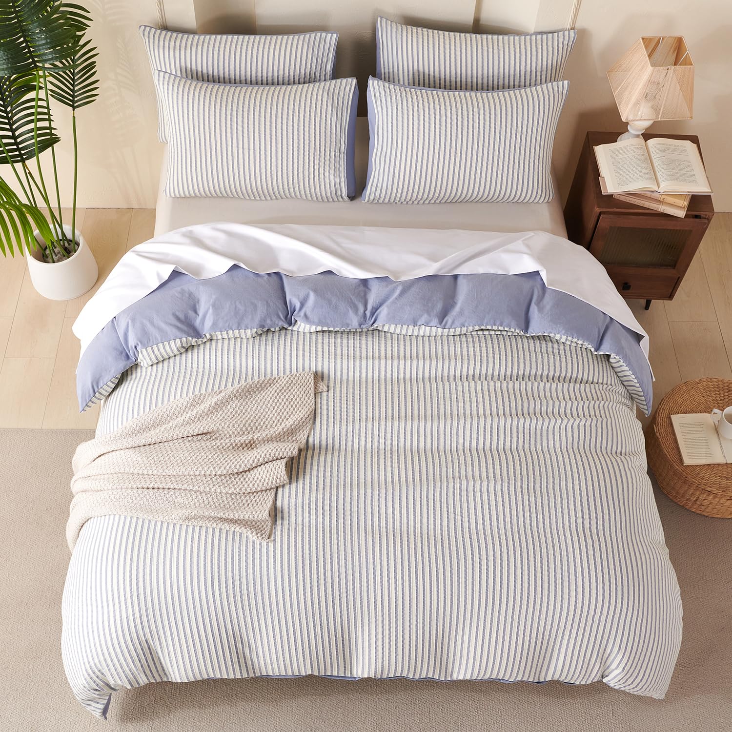 Washed Jacquard Striped Quilt Set – Soft, Lightweight, and Elegant for All Seasons