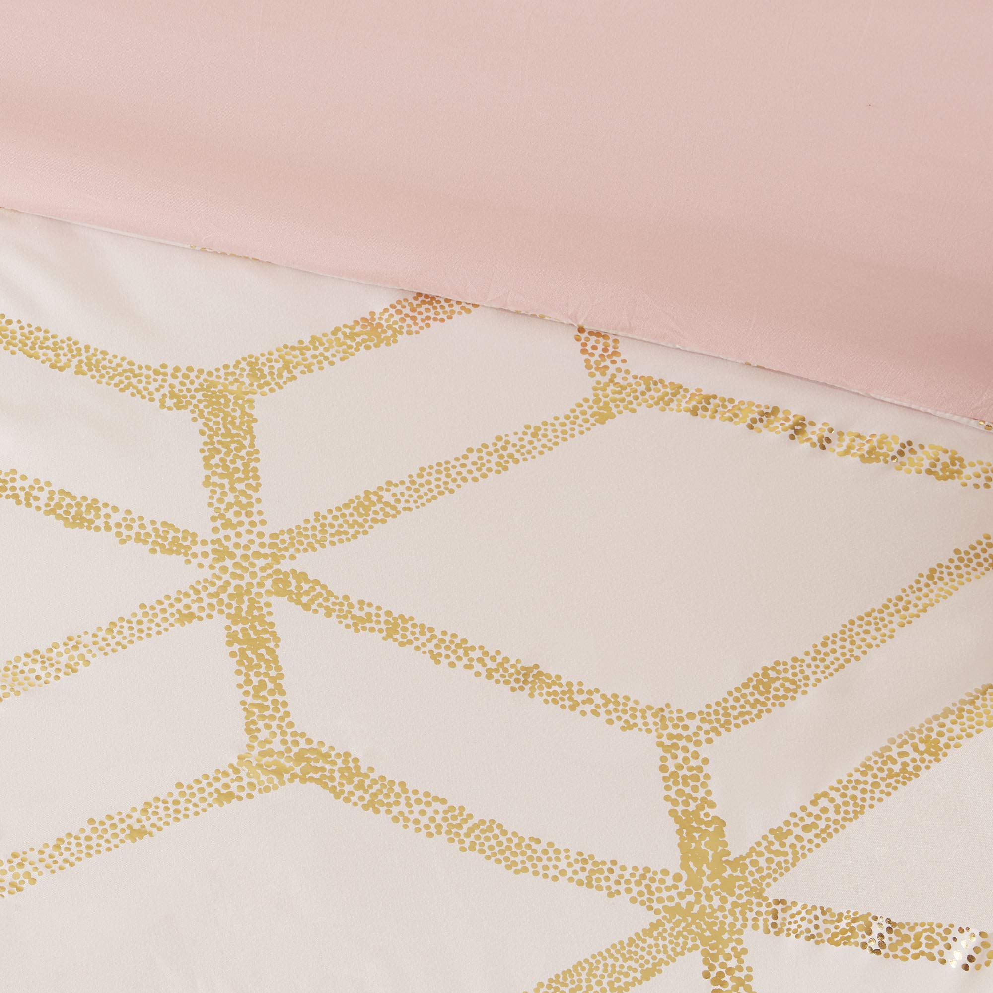 Modern Geometric Gold Metallic Print Quilt – Soft, Lightweight, and Stylish