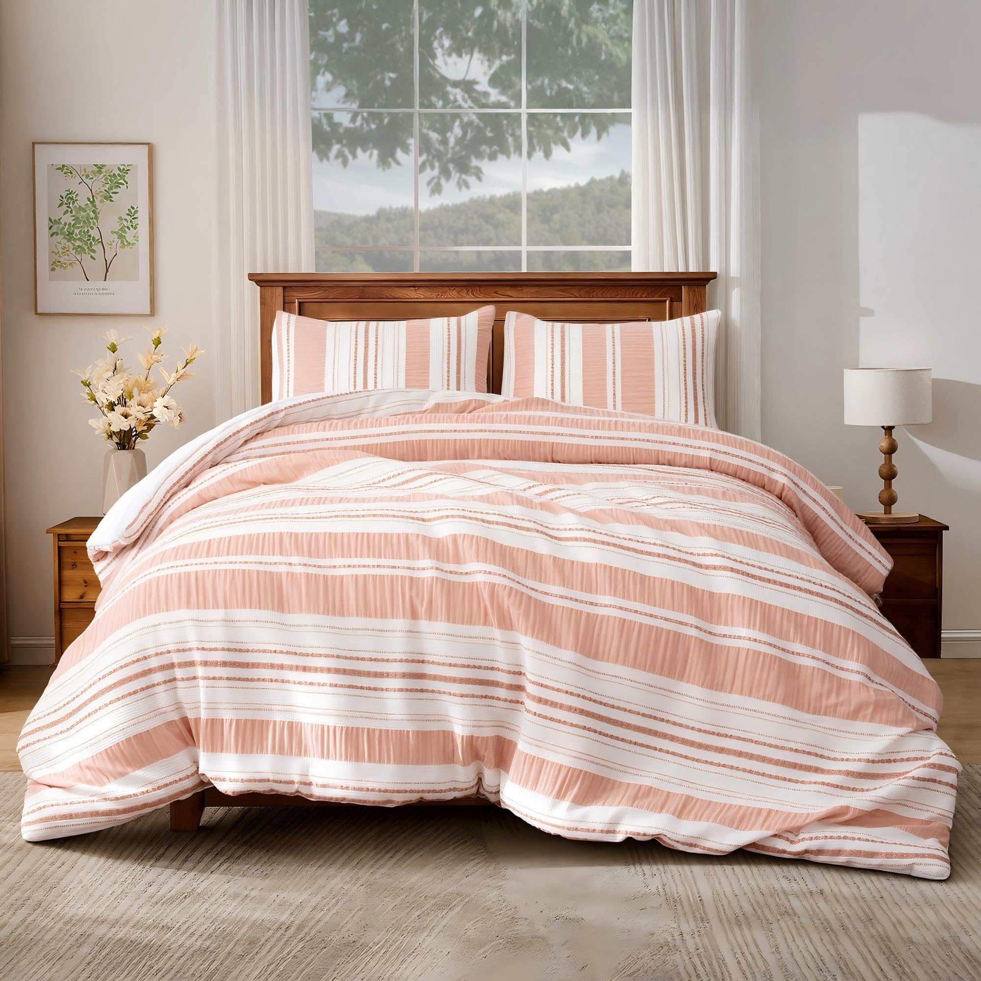 Jacquard Striped Quilt Set – Simple, Versatile, and All-Season Comforter Set