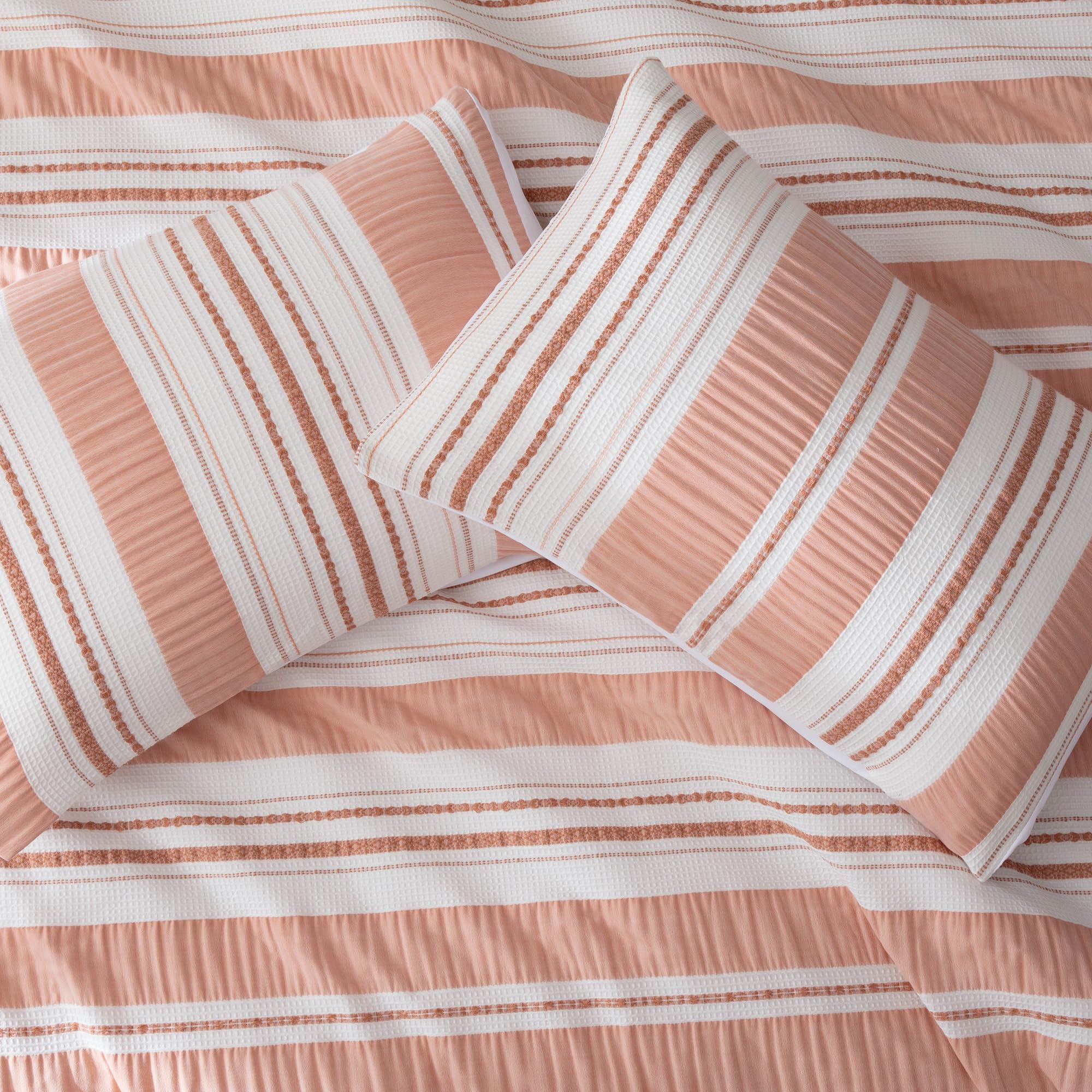 Jacquard Striped Quilt Set – Simple, Versatile, and All-Season Comforter Set