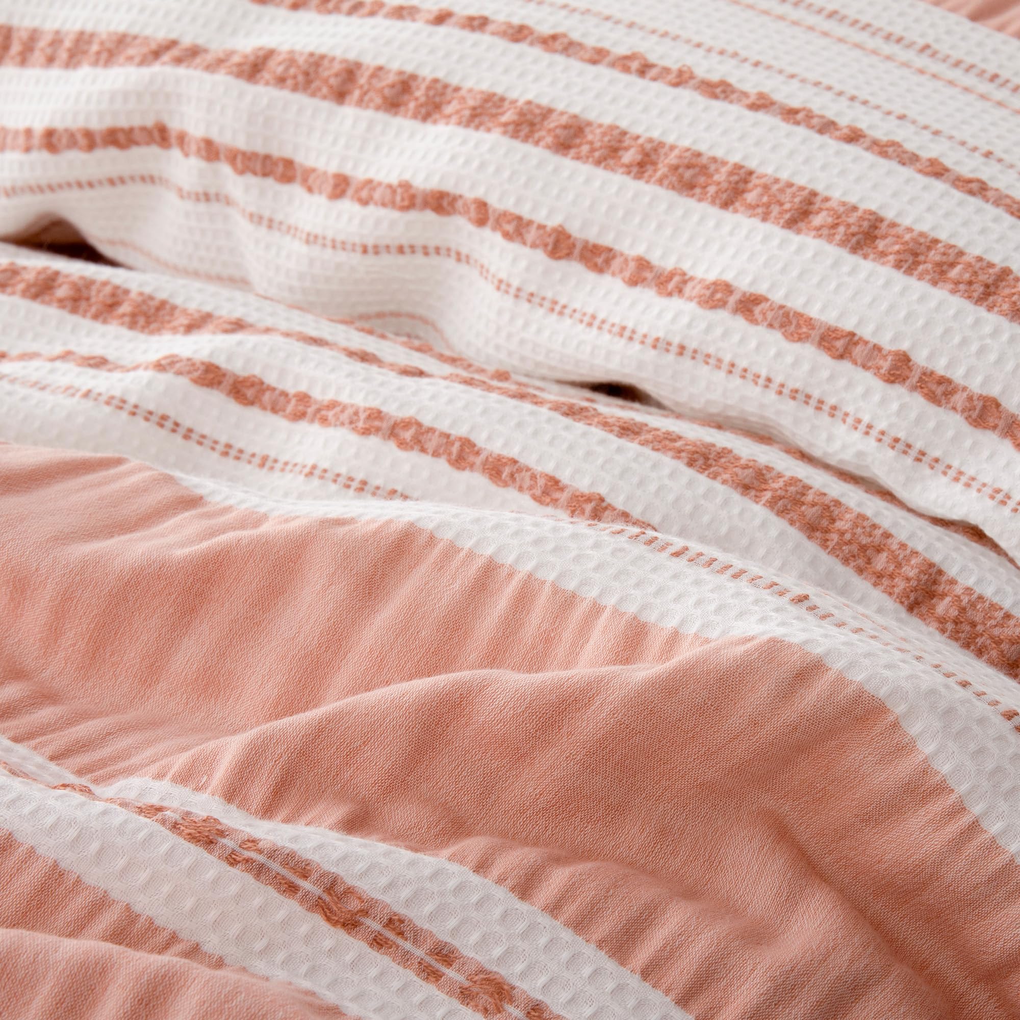 Jacquard Striped Quilt Set – Simple, Versatile, and All-Season Comforter Set