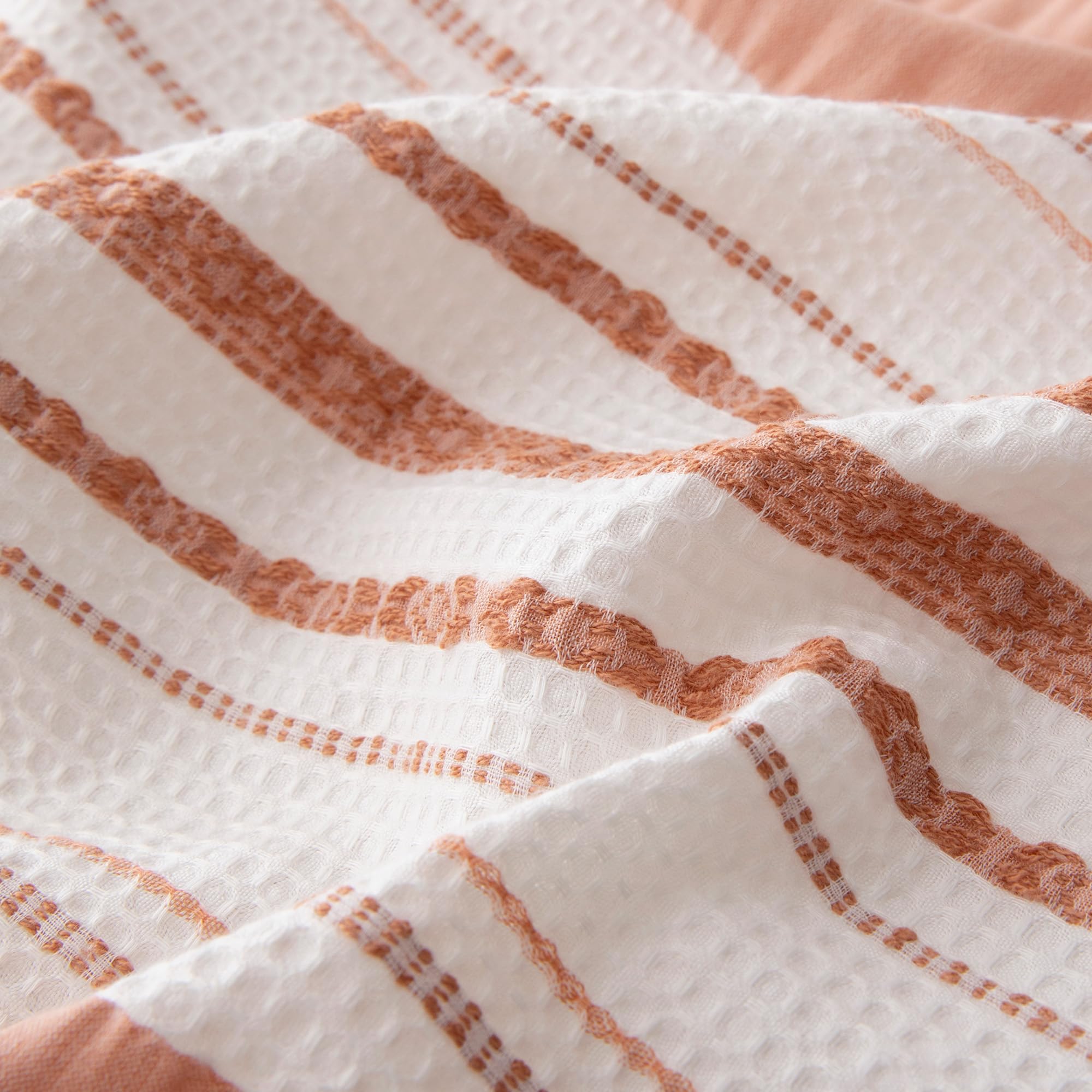 Jacquard Striped Quilt Set – Simple, Versatile, and All-Season Comforter Set