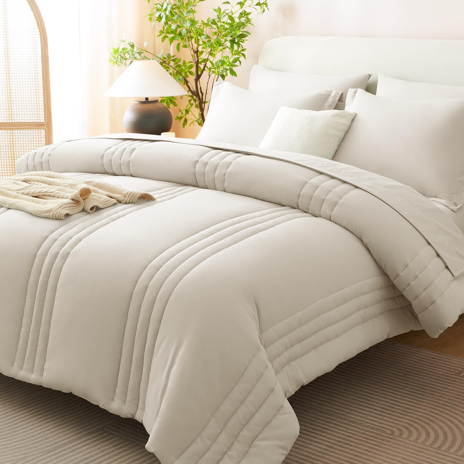 Brushed Microfiber Striped Quilt Set – Soft, Breathable, and All-Season Comforter Set
