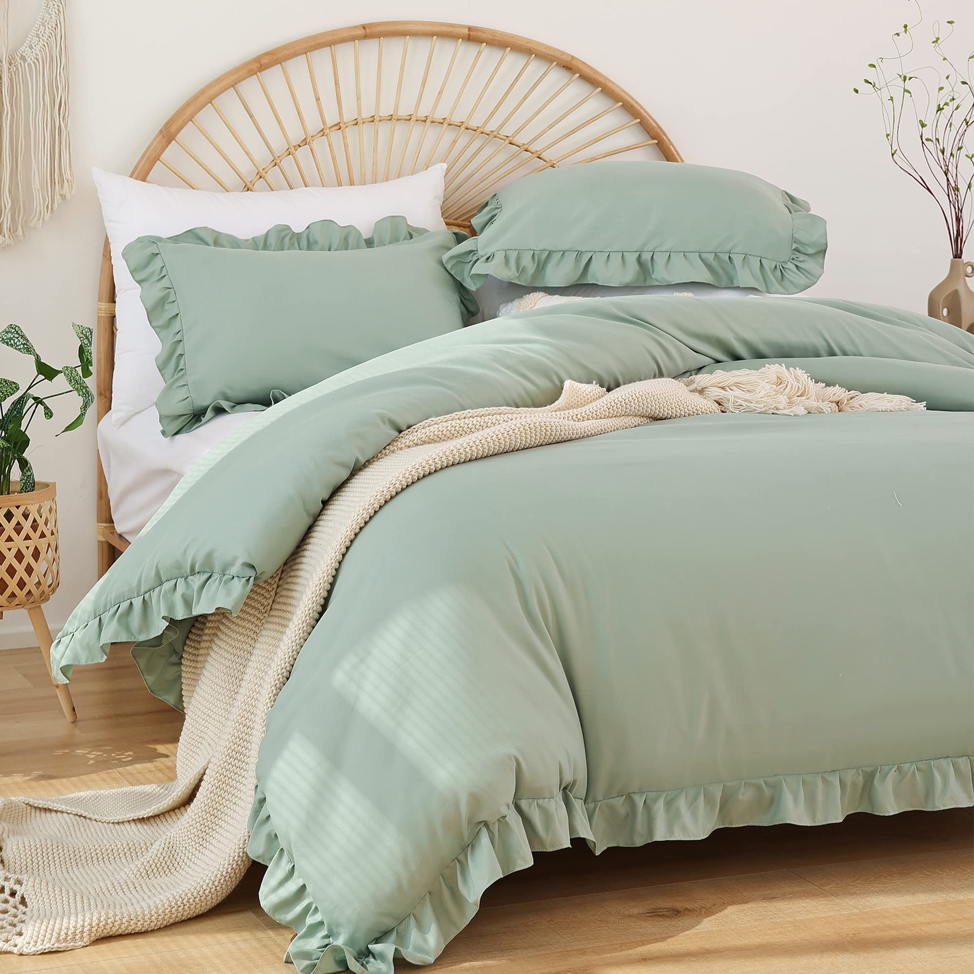 Brushed Microfiber Ruffled Quilt Set – Soft, Lightweight, and All-Season Comforter Set