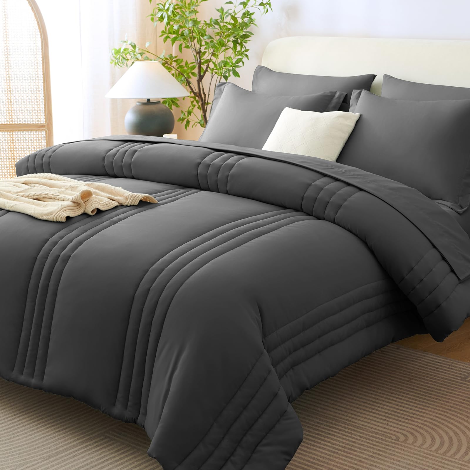 Brushed Microfiber Striped Quilt Set – Soft, Breathable, and All-Season Comforter Set