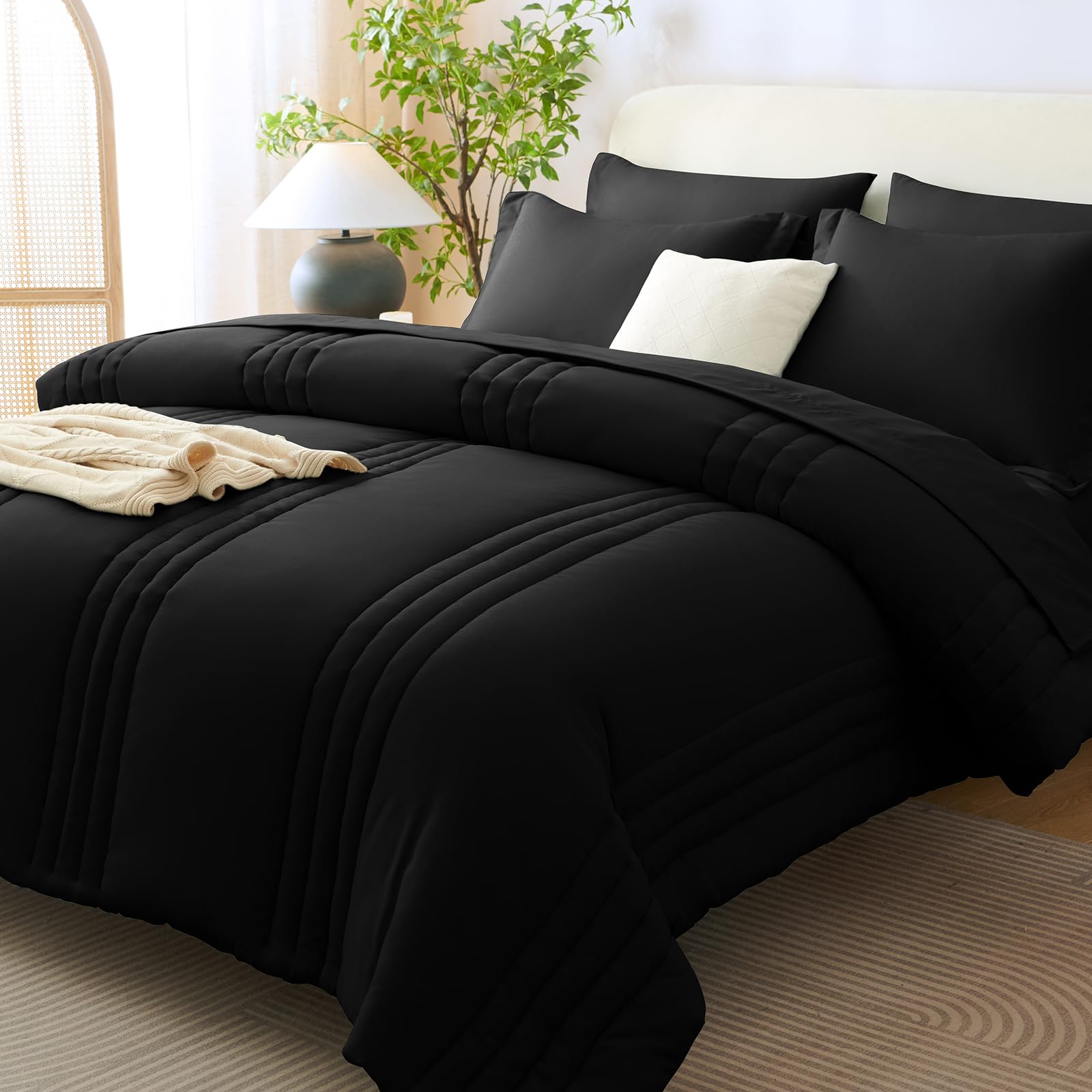 Brushed Microfiber Striped Quilt Set – Soft, Breathable, and All-Season Comforter Set