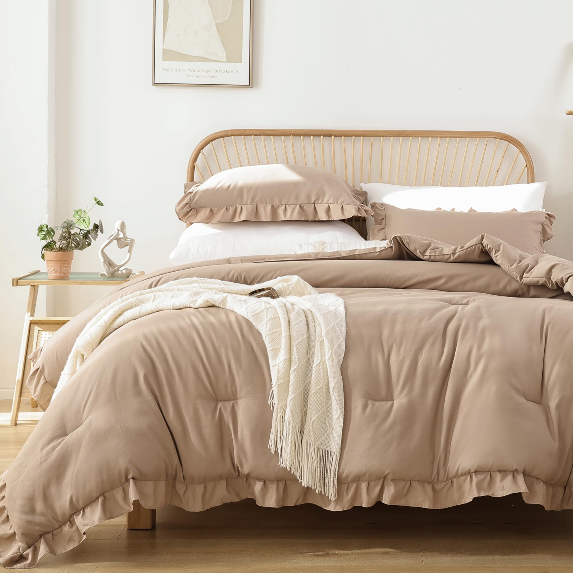 Brushed Microfiber Ruffled Quilt Set – Soft, Lightweight, and All-Season Comforter Set