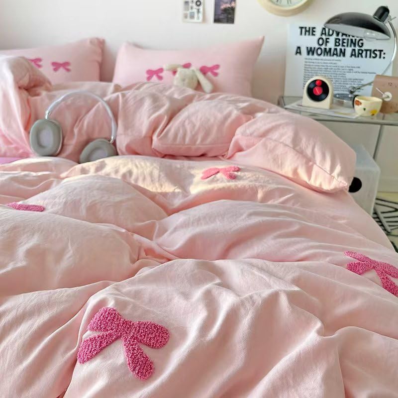 Pink Chenille Tufted Bow Embroidered Quilt Set – Soft, Playful, and Kid-Friendly Comforter Set
