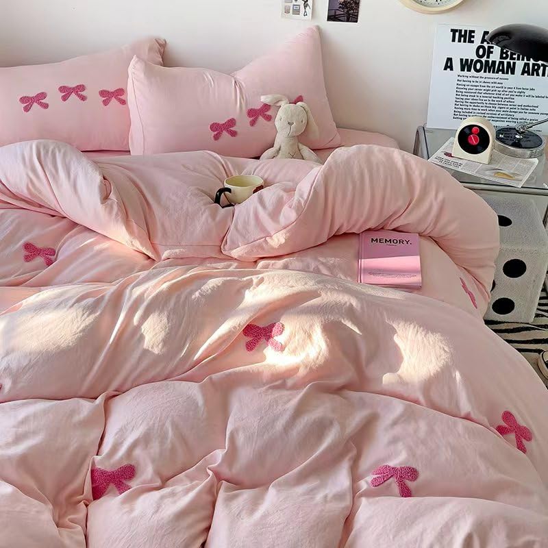 Pink Chenille Tufted Bow Embroidered Quilt Set – Soft, Playful, and Kid-Friendly Comforter Set