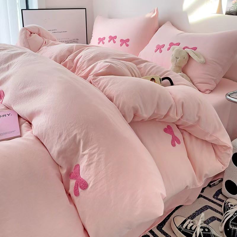 Pink Chenille Tufted Bow Embroidered Quilt Set – Soft, Playful, and Kid-Friendly Comforter Set