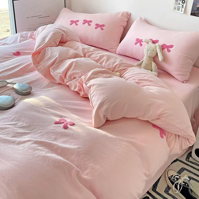 Pink Chenille Tufted Bow Embroidered Quilt Set – Soft, Playful, and Kid-Friendly Comforter Set