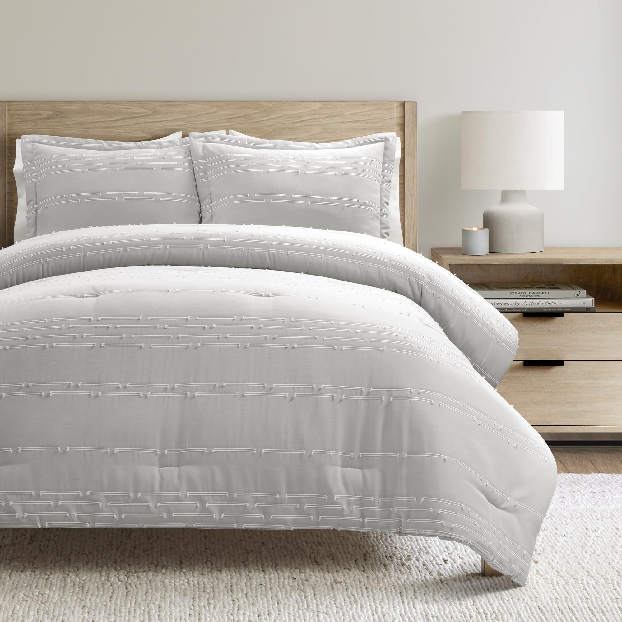 Striped Cut-Pile Jacquard Comforter Set – Neutral Tones & All-Season Comfort