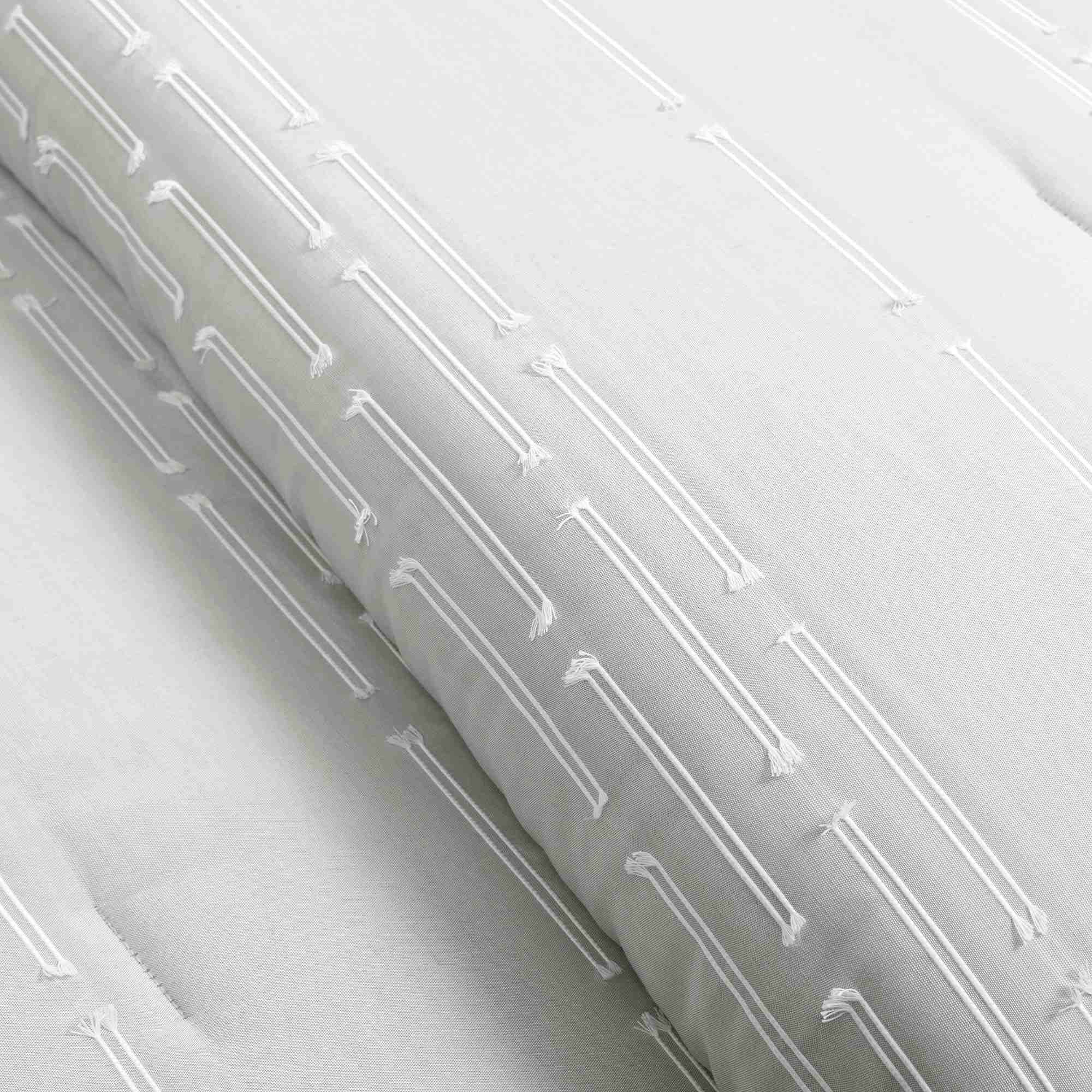 Striped Cut-Pile Jacquard Comforter Set – Neutral Tones & All-Season Comfort