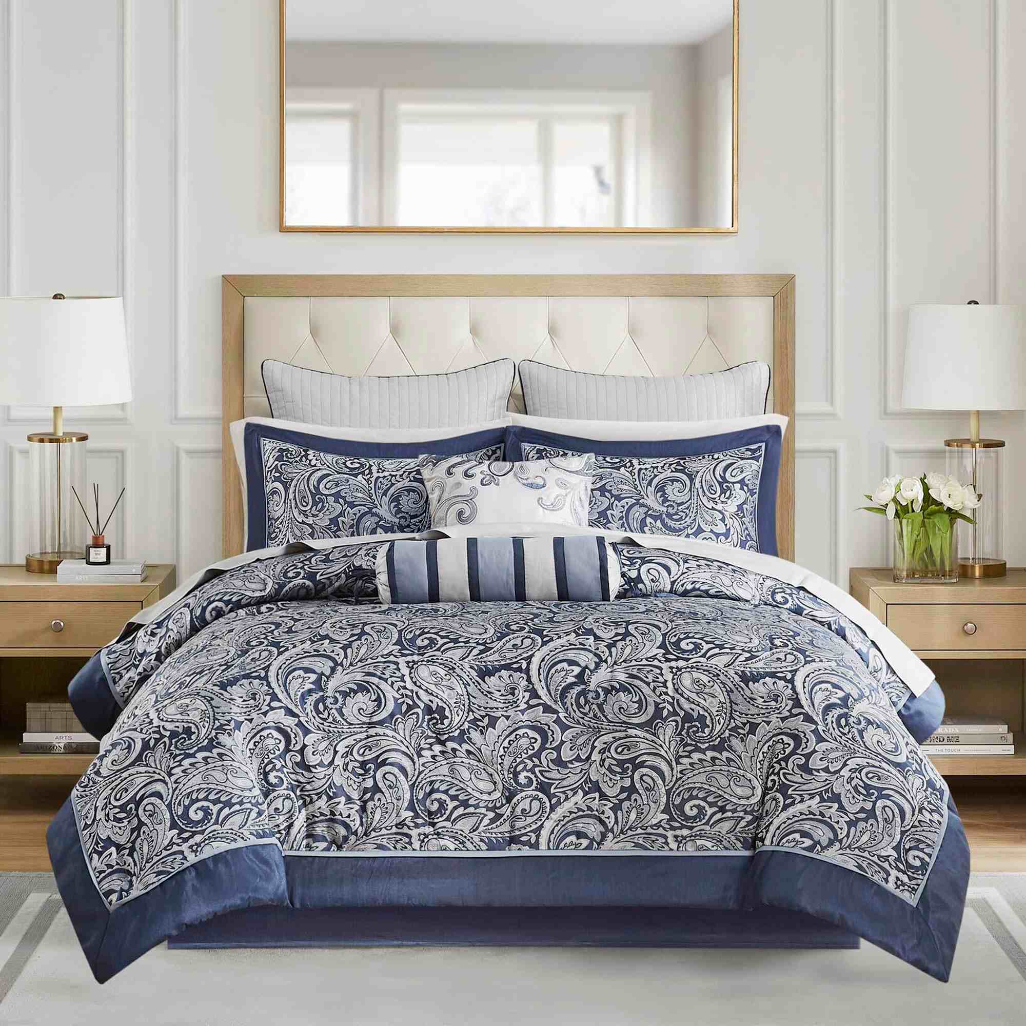 Paisley Jacquard Comforter Set – Soft, Lustrous & All-Season Cozy