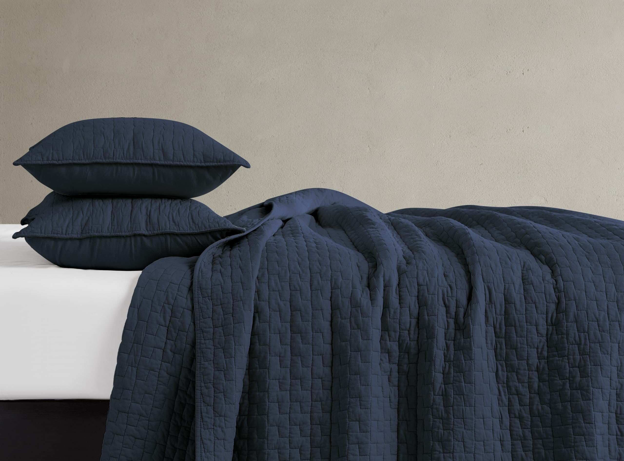 Pure Cotton Quilted Bedspread Set – Modern Pattern 3-Piece Bedding Collection